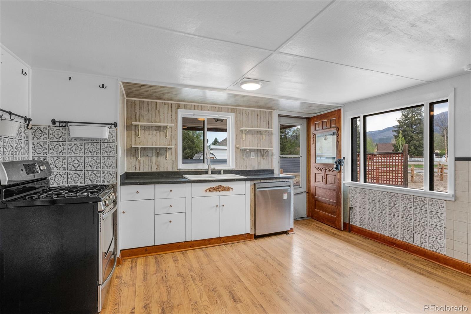 MLS Image #5 for 548 e third street,salida, Colorado
