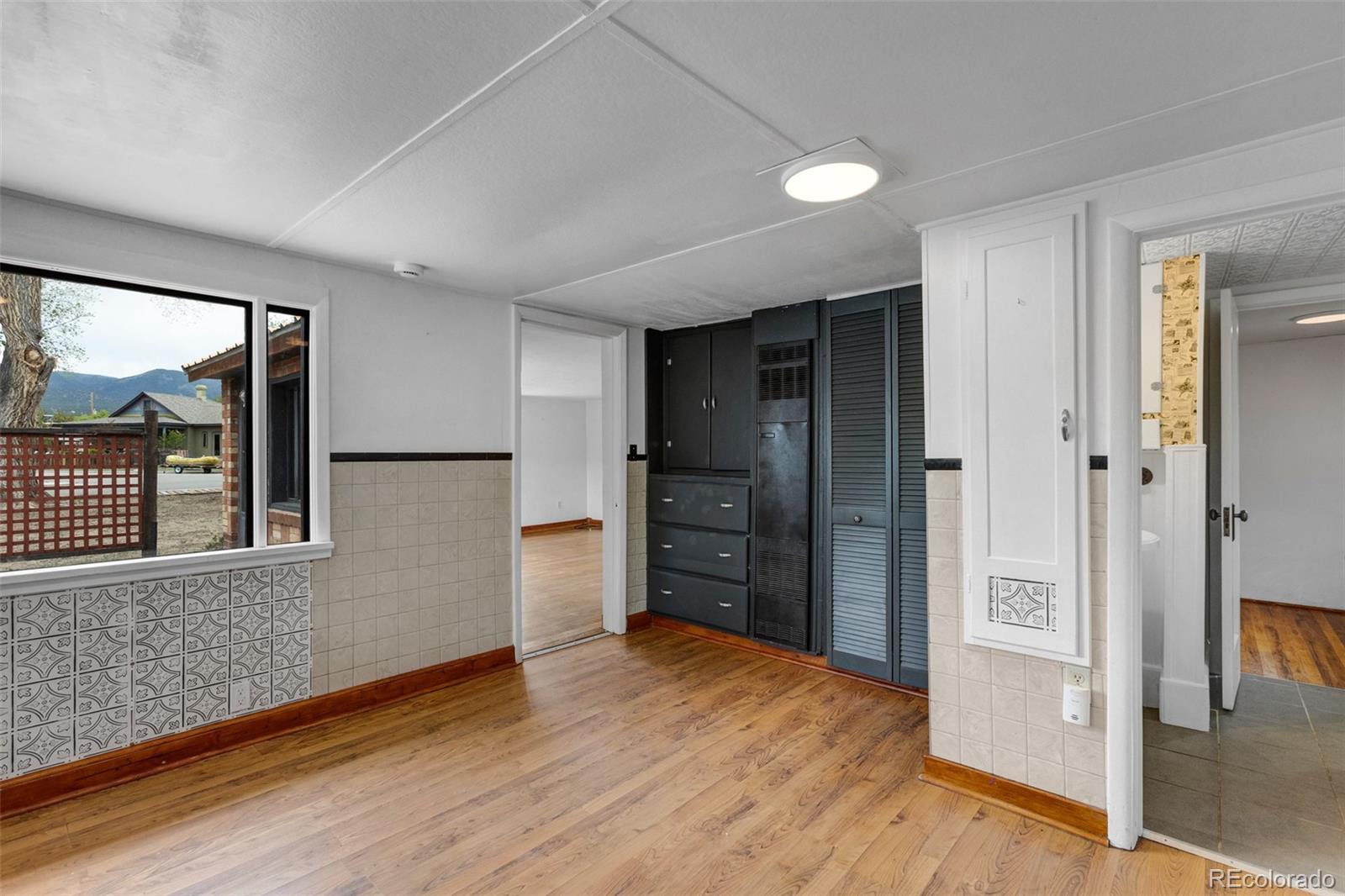 MLS Image #6 for 548 e third street,salida, Colorado