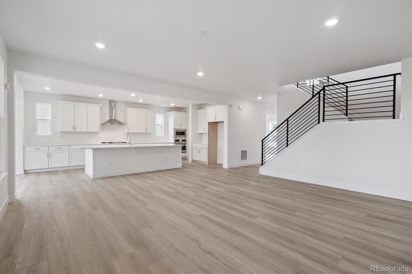 MLS Image #3 for 8608  yellowcress street,littleton, Colorado