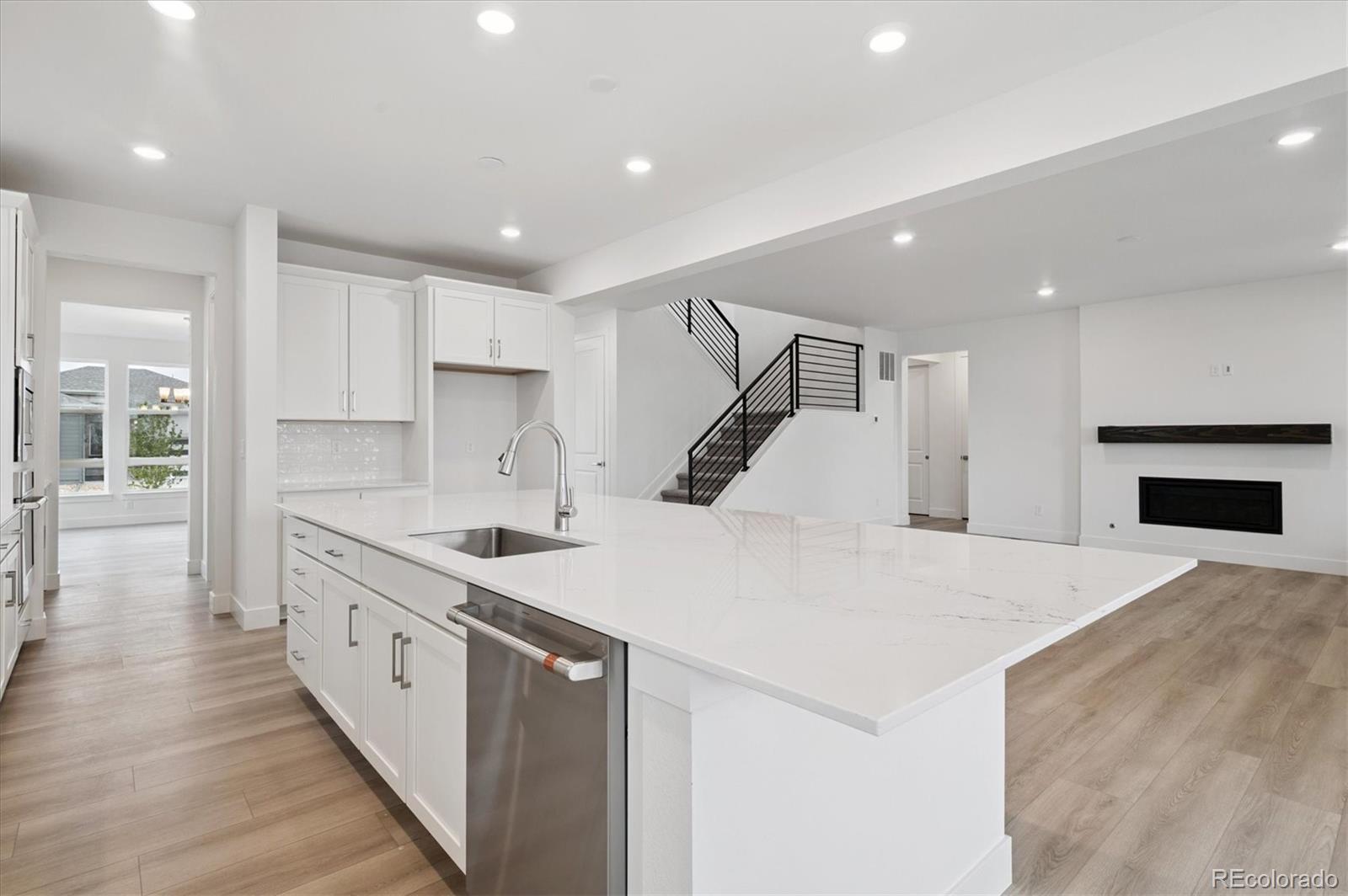 MLS Image #5 for 8608  yellowcress street,littleton, Colorado