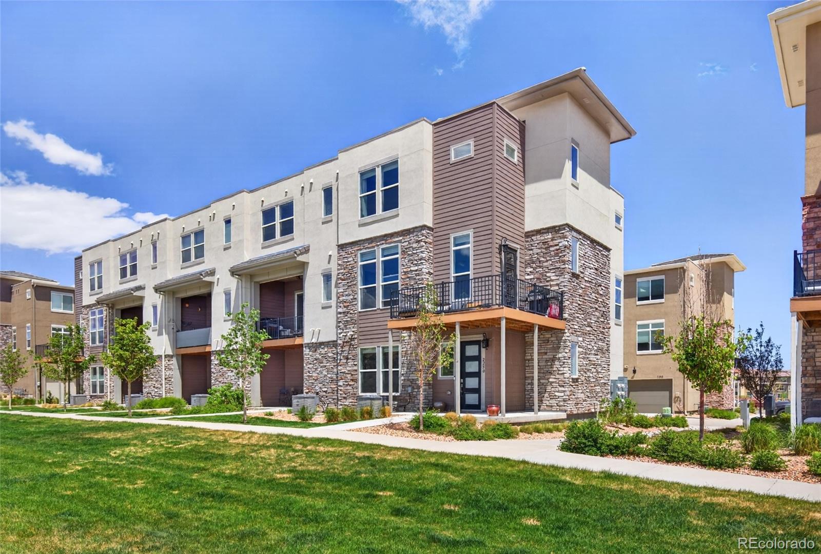 MLS Image #3 for 2250 s mcintyre street,lakewood, Colorado