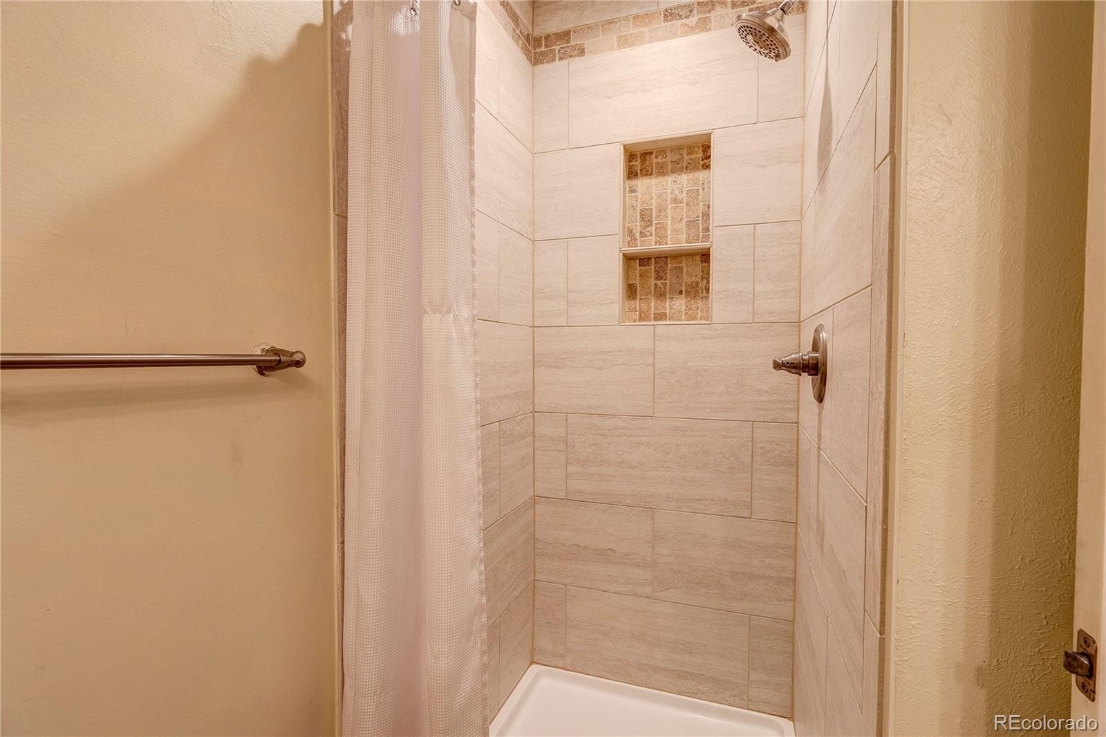 MLS Image #17 for 2490 s worchester court a,aurora, Colorado