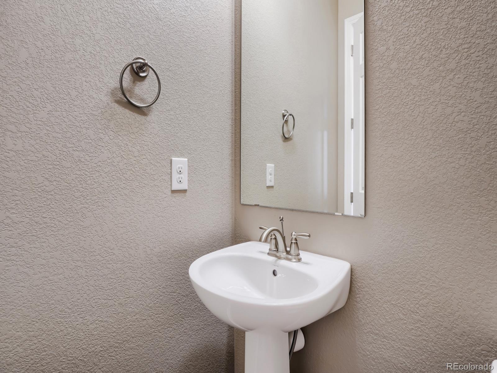 MLS Image #26 for 8450 s biloxi court,aurora, Colorado