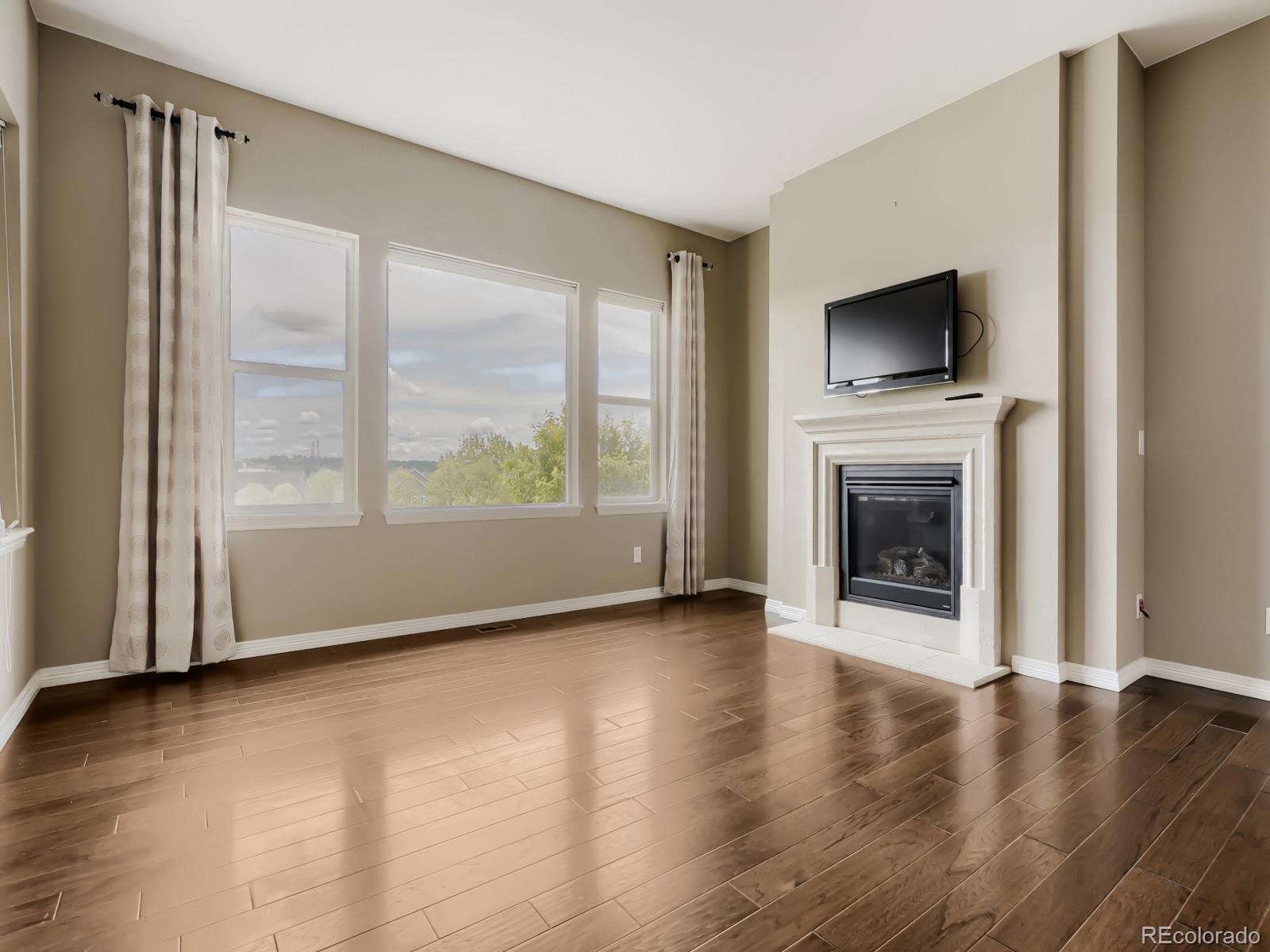 MLS Image #5 for 8450 s biloxi court,aurora, Colorado