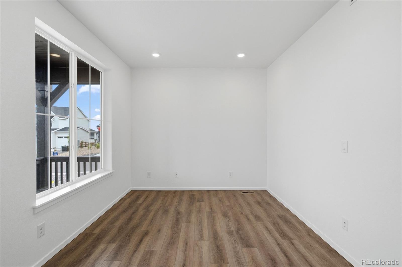 MLS Image #11 for 712  pershing point,elizabeth, Colorado