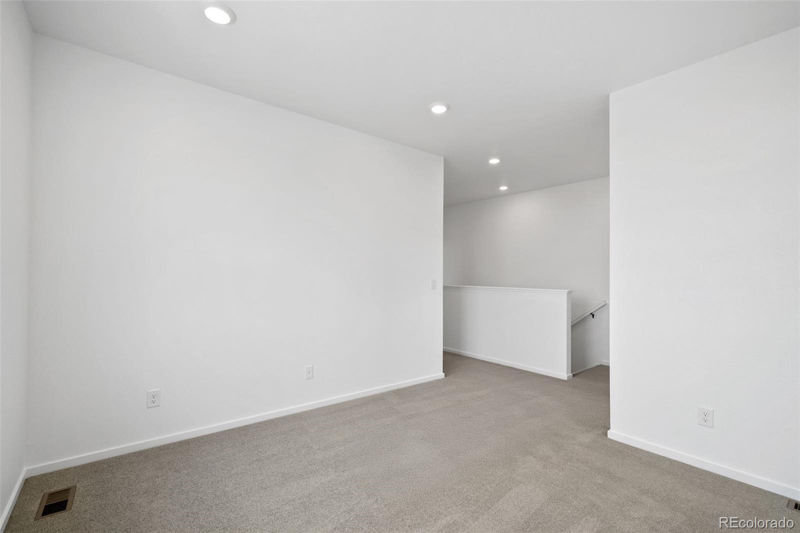 MLS Image #13 for 712  pershing point,elizabeth, Colorado