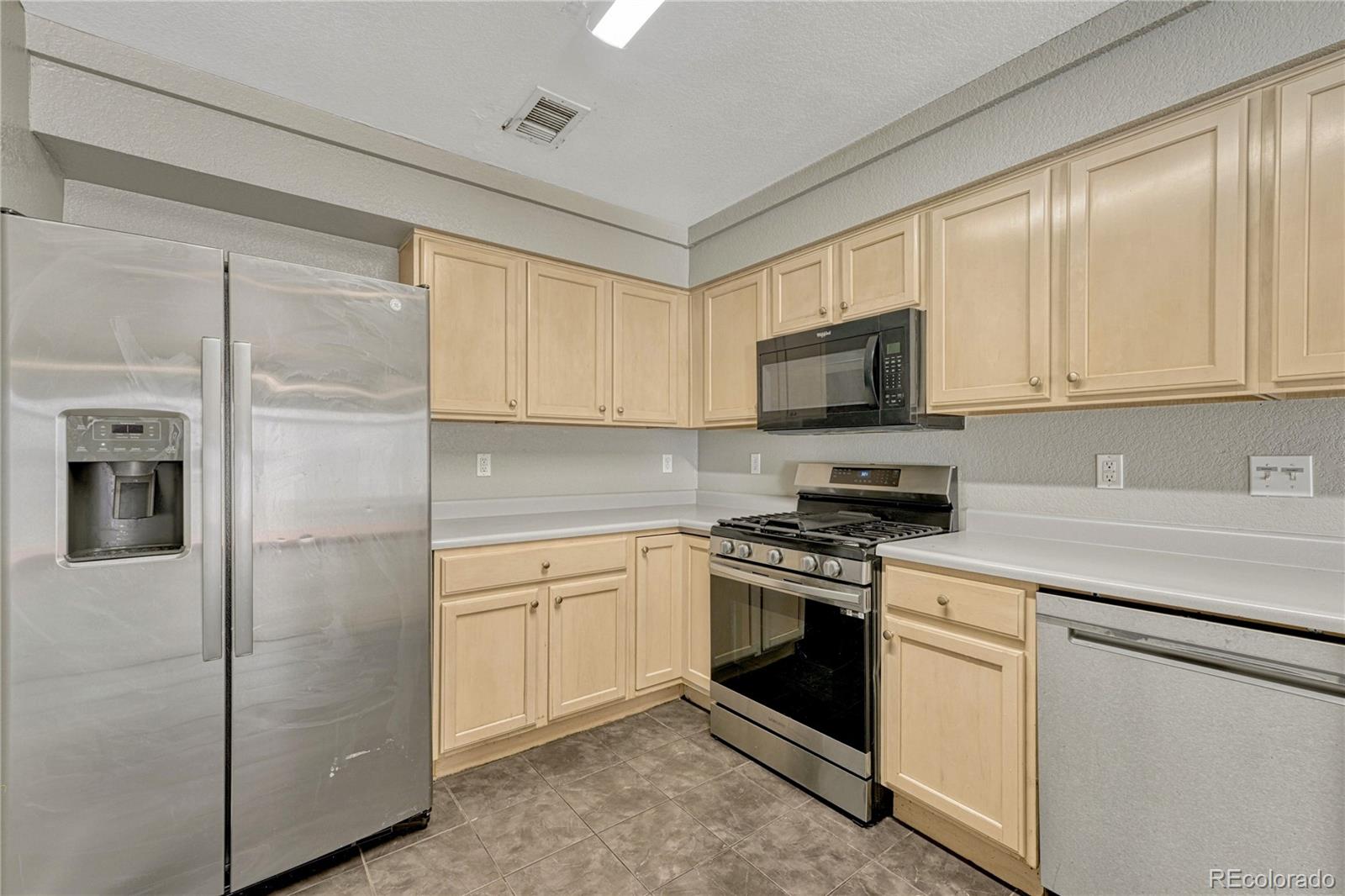 MLS Image #10 for 21539 e 47th avenue,denver, Colorado