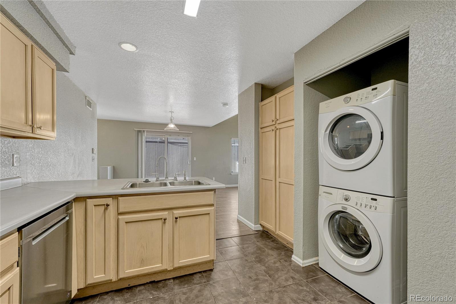 MLS Image #12 for 21539 e 47th avenue,denver, Colorado