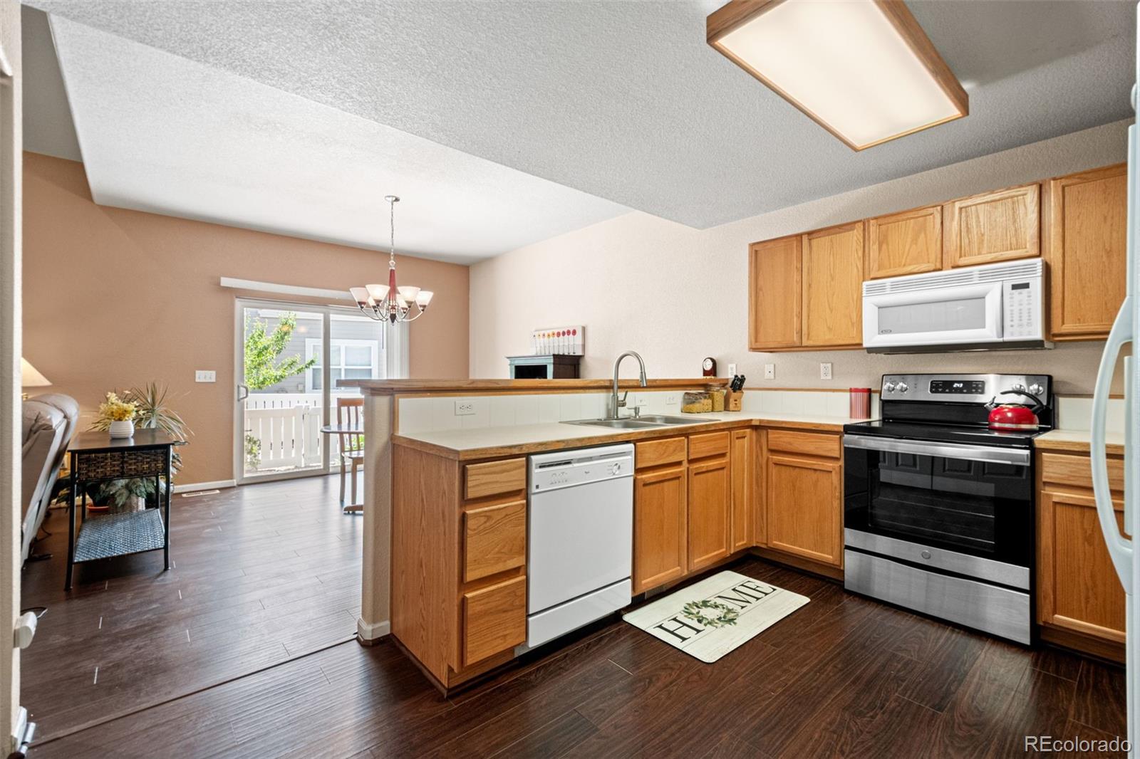 MLS Image #10 for 15555 e 40th avenue,denver, Colorado
