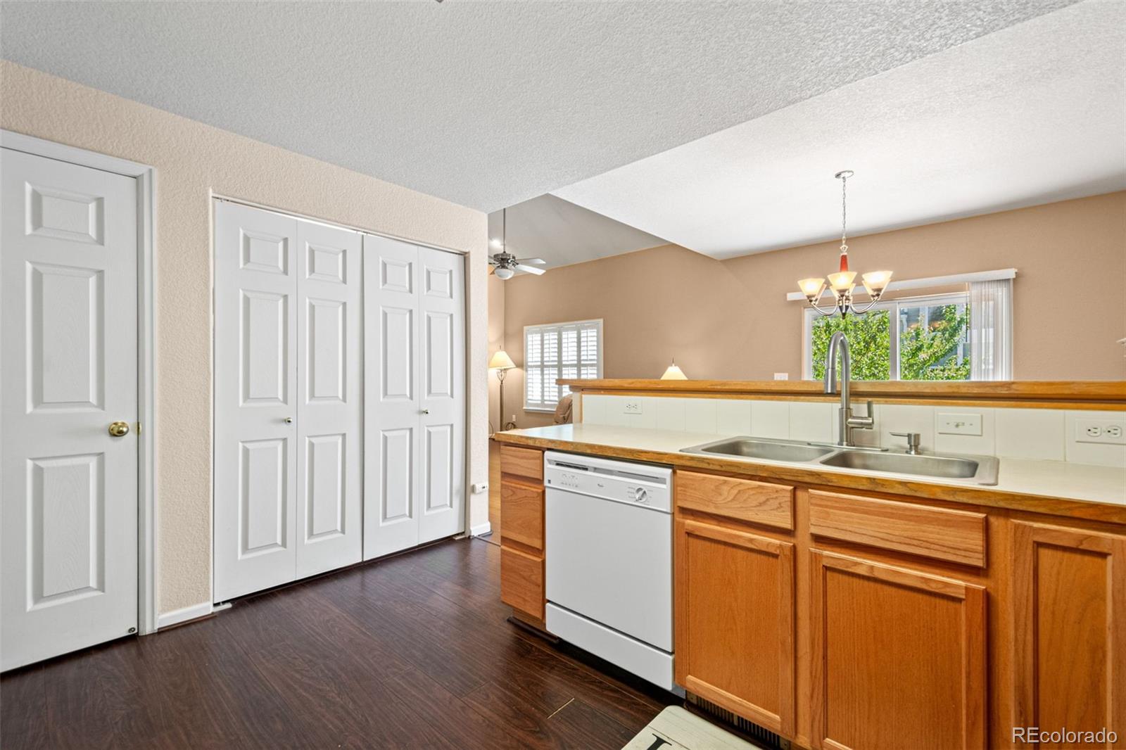 MLS Image #12 for 15555 e 40th avenue,denver, Colorado