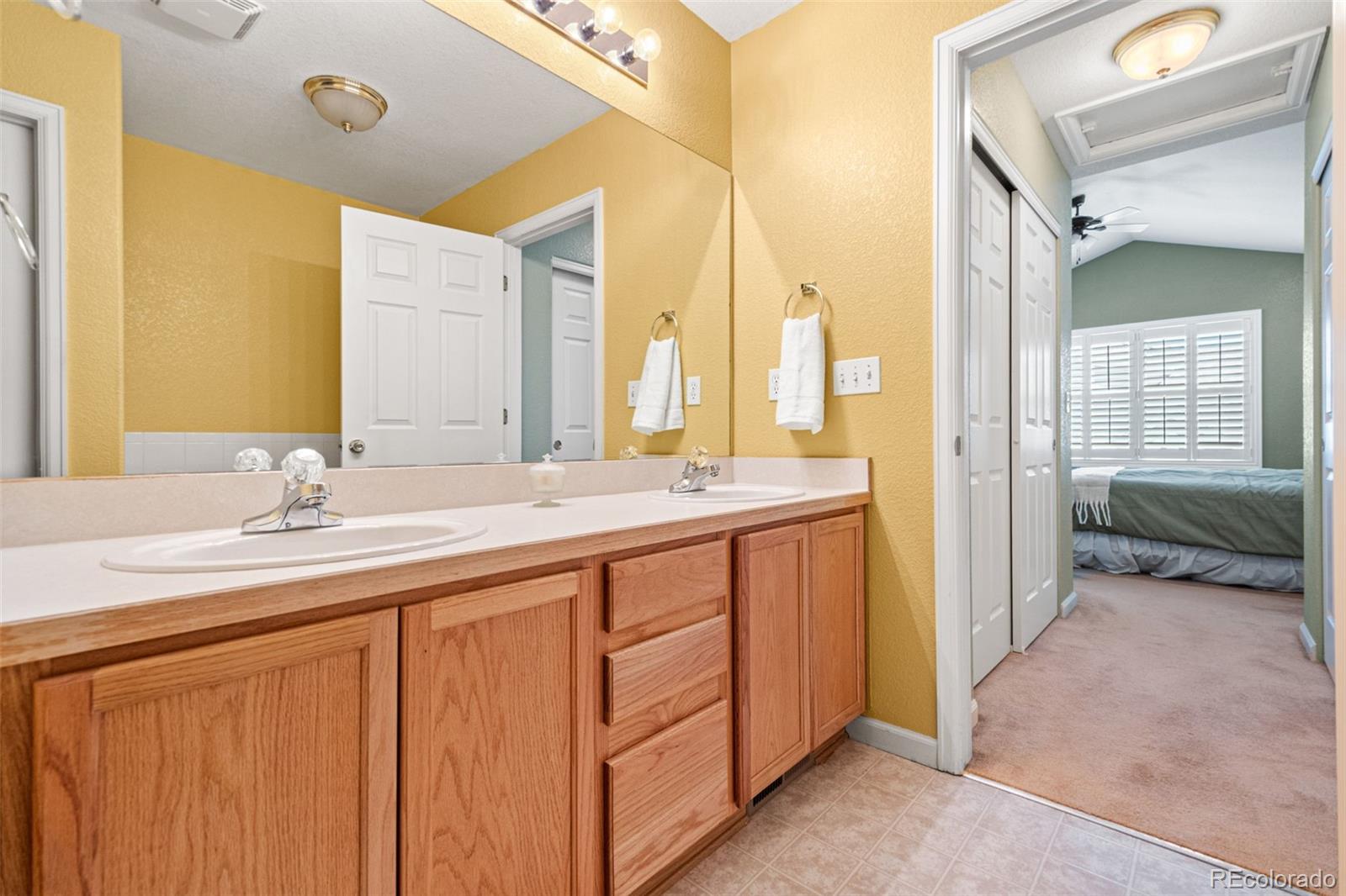 MLS Image #18 for 15555 e 40th avenue,denver, Colorado