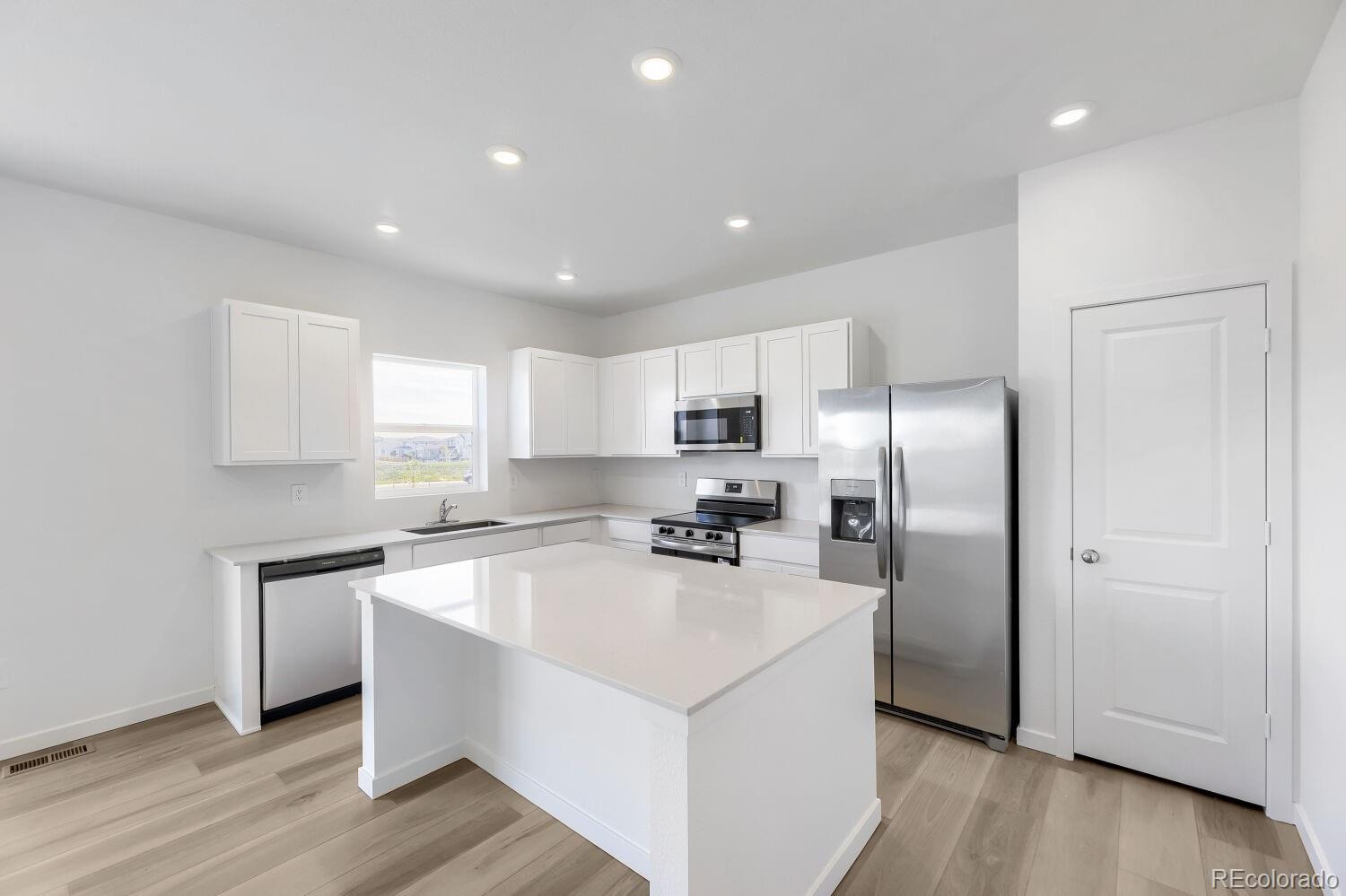 MLS Image #4 for 45955  mill avenue,bennett, Colorado
