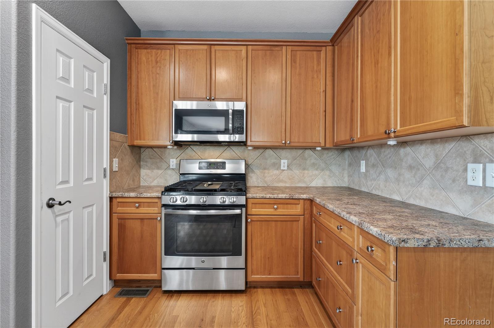 MLS Image #8 for 1340 s duquesne circle,aurora, Colorado