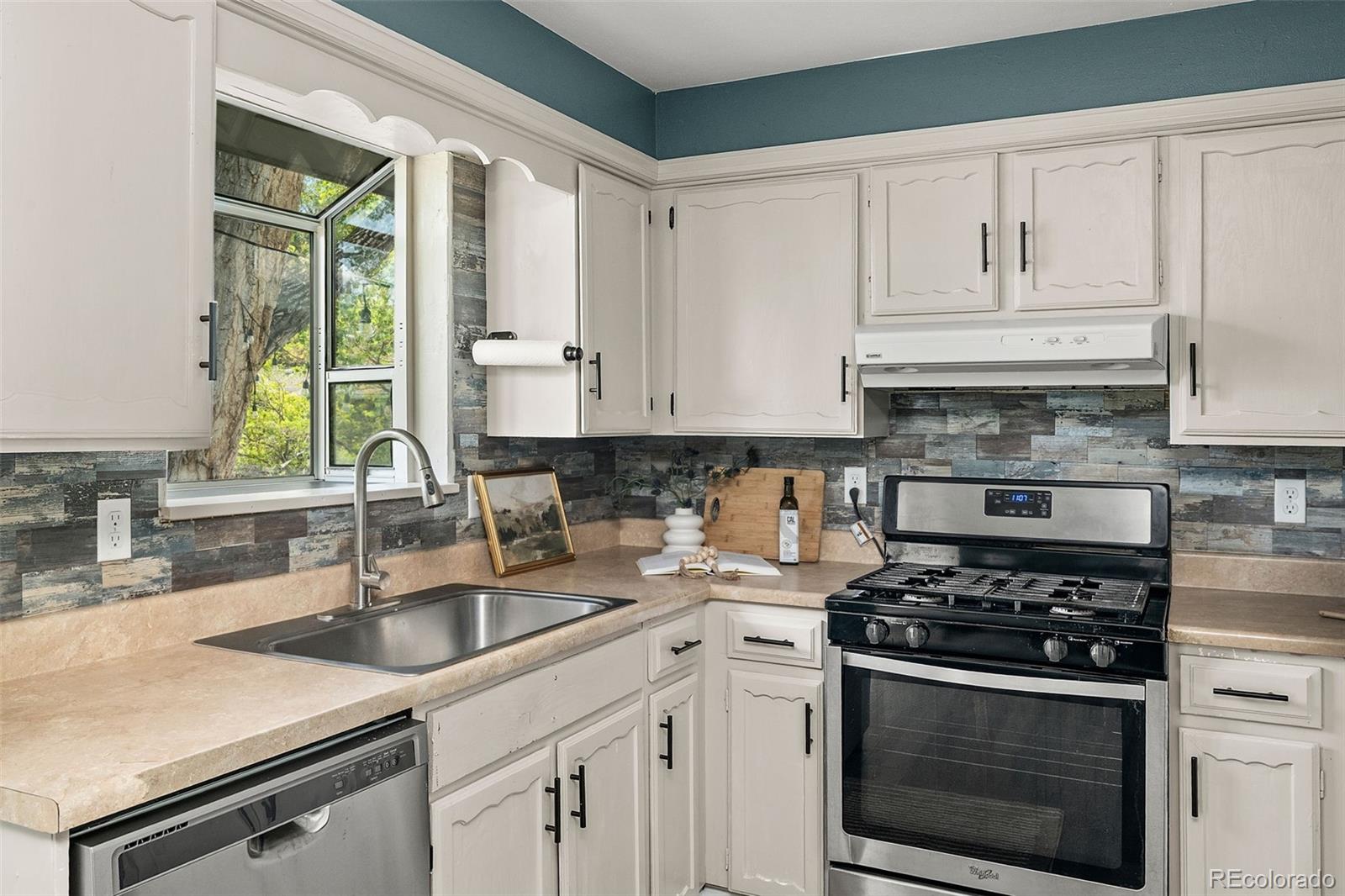 MLS Image #12 for 7624  jellison court,arvada, Colorado
