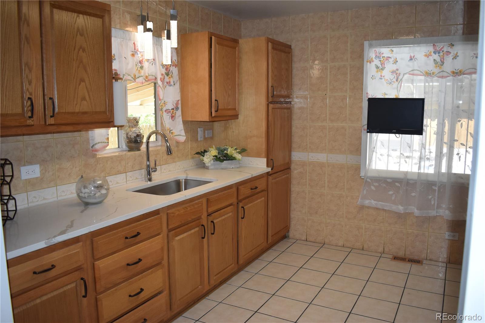 MLS Image #7 for 1383 s canosa court,denver, Colorado