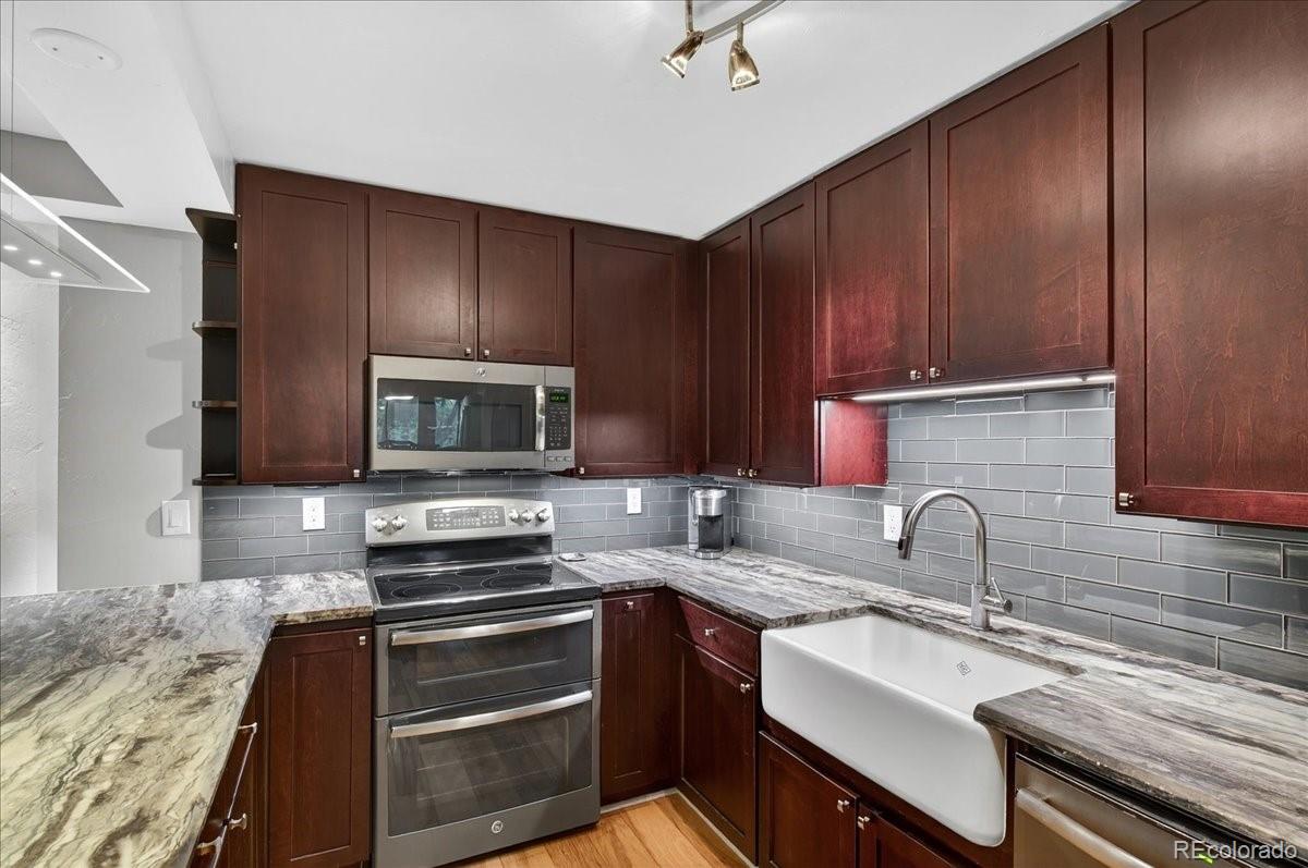 MLS Image #10 for 2  adams street,denver, Colorado
