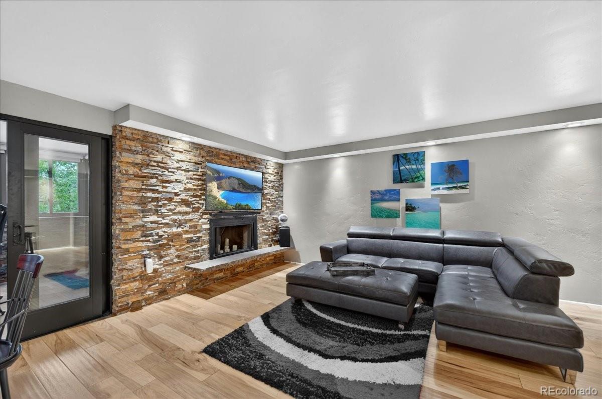 MLS Image #12 for 2  adams street,denver, Colorado