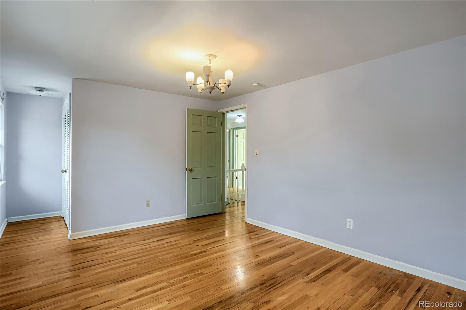MLS Image #14 for 3320 s locust street,denver, Colorado