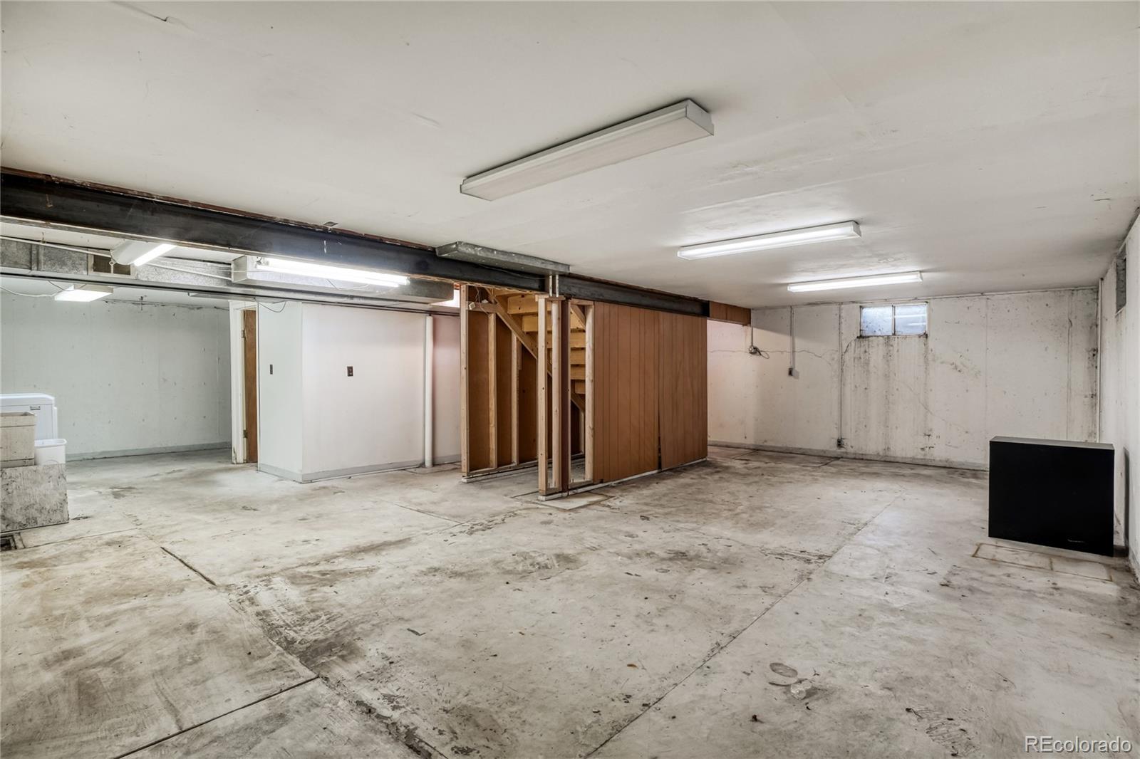 MLS Image #18 for 3320 s locust street,denver, Colorado