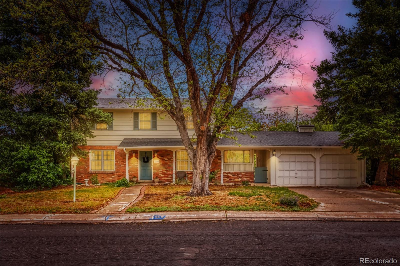 MLS Image #23 for 3320 s locust street,denver, Colorado