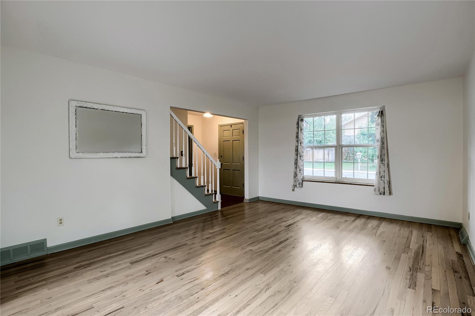 MLS Image #4 for 3320 s locust street,denver, Colorado