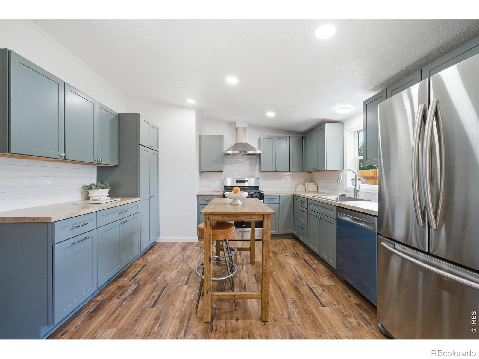 MLS Image #11 for 108 e douglas road,fort collins, Colorado