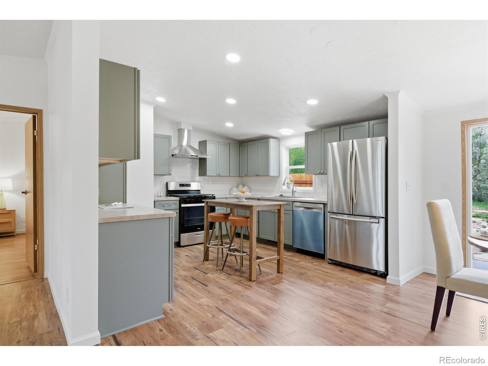 MLS Image #14 for 108 e douglas road,fort collins, Colorado