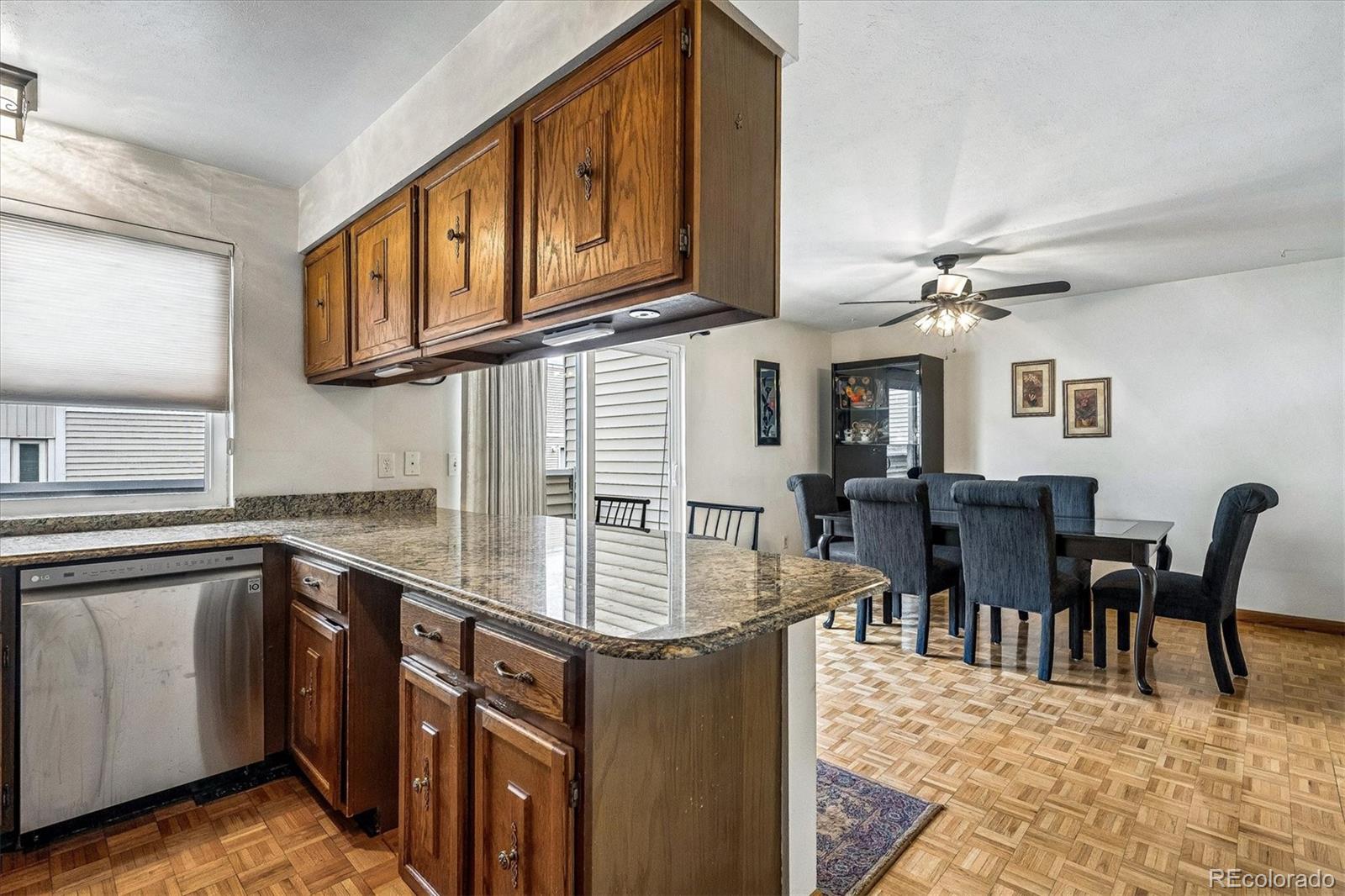 MLS Image #10 for 1050 s monaco parkway,denver, Colorado