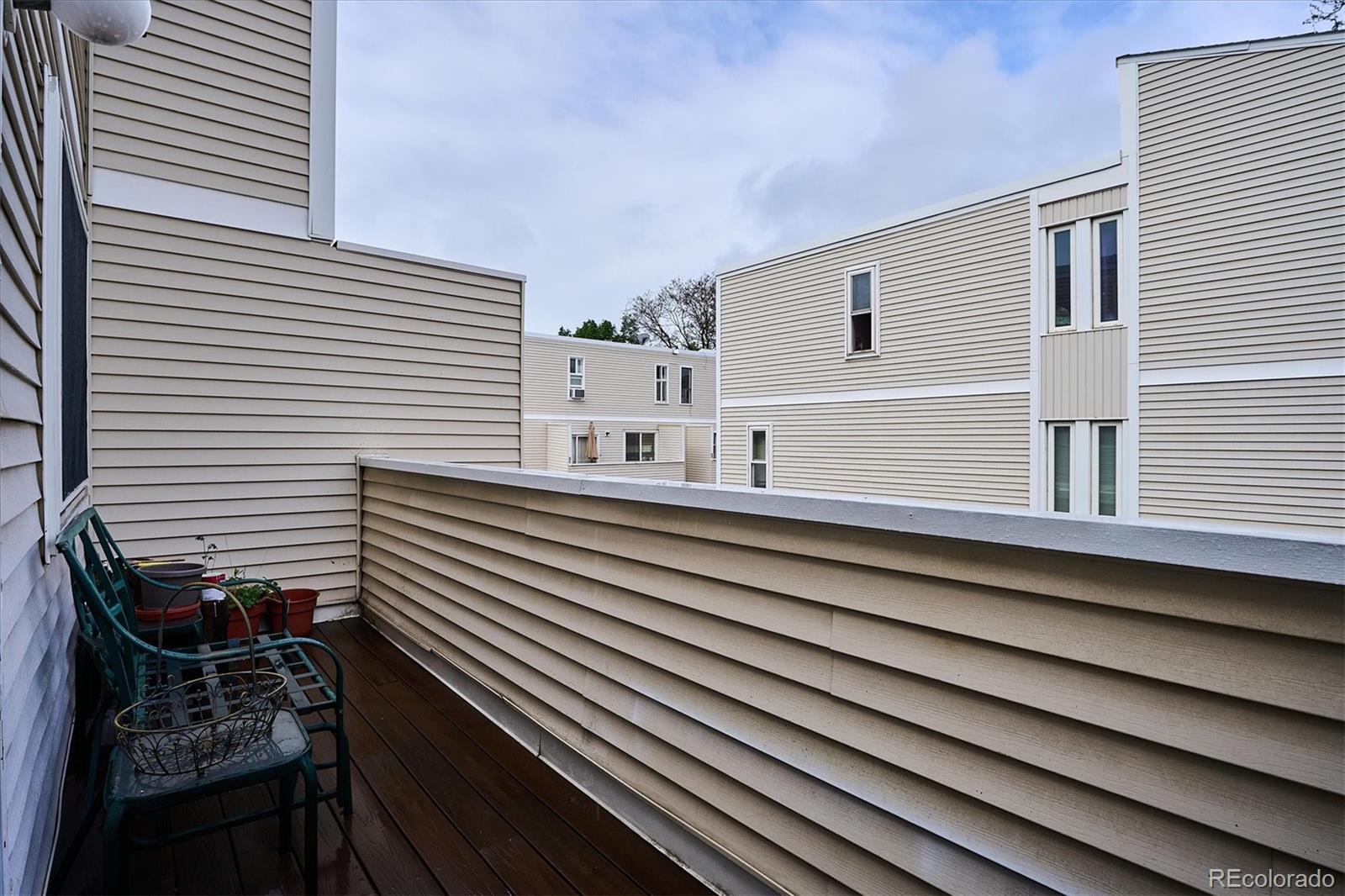 MLS Image #13 for 1050 s monaco parkway,denver, Colorado