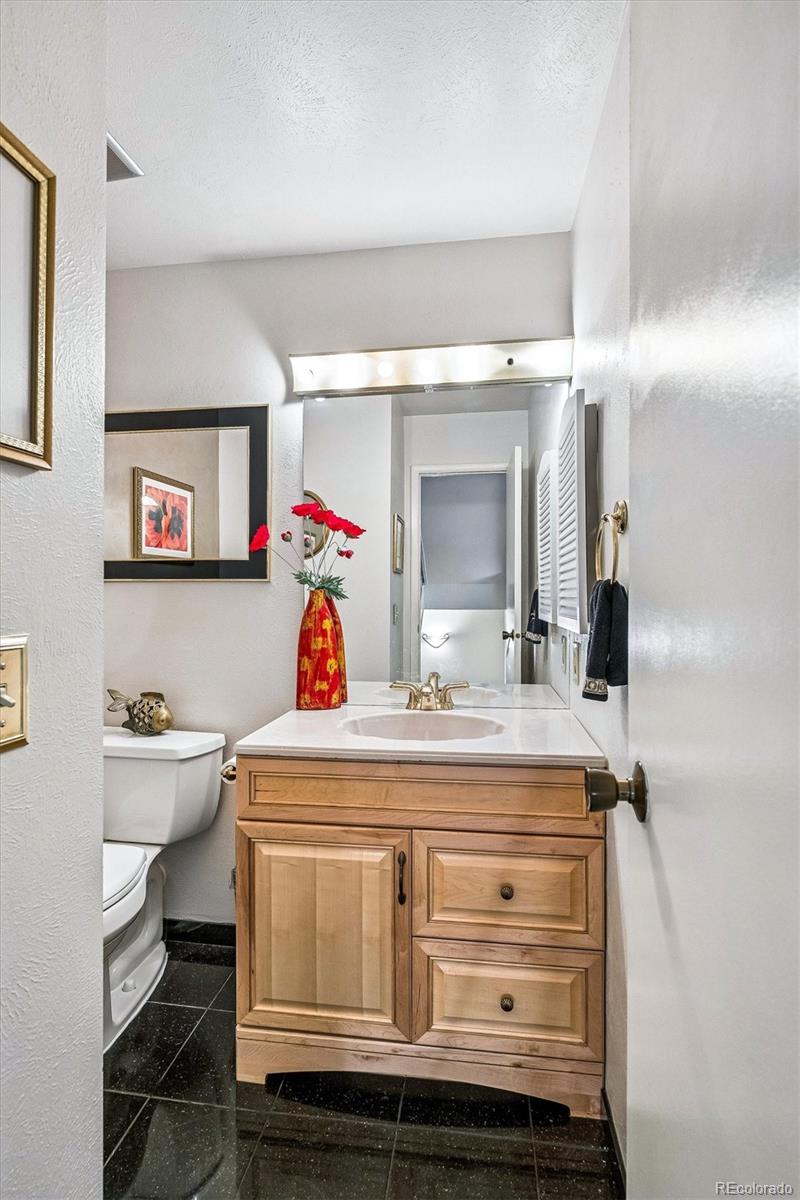 MLS Image #14 for 1050 s monaco parkway,denver, Colorado
