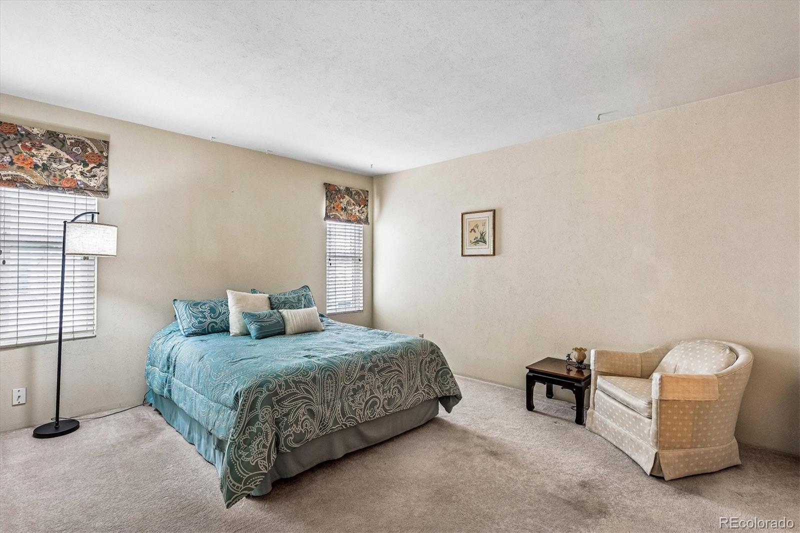 MLS Image #17 for 1050 s monaco parkway,denver, Colorado