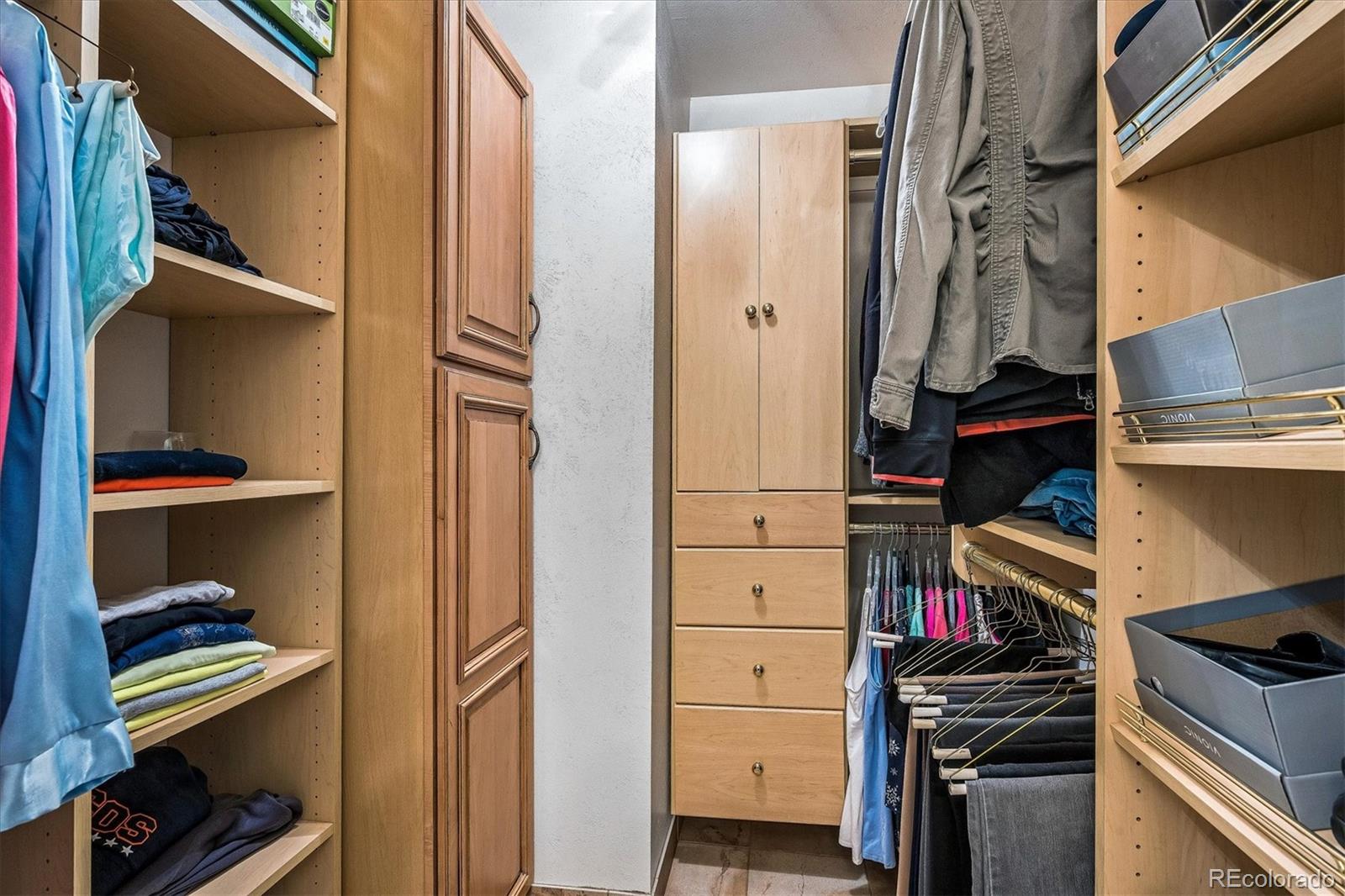 MLS Image #20 for 1050 s monaco parkway,denver, Colorado