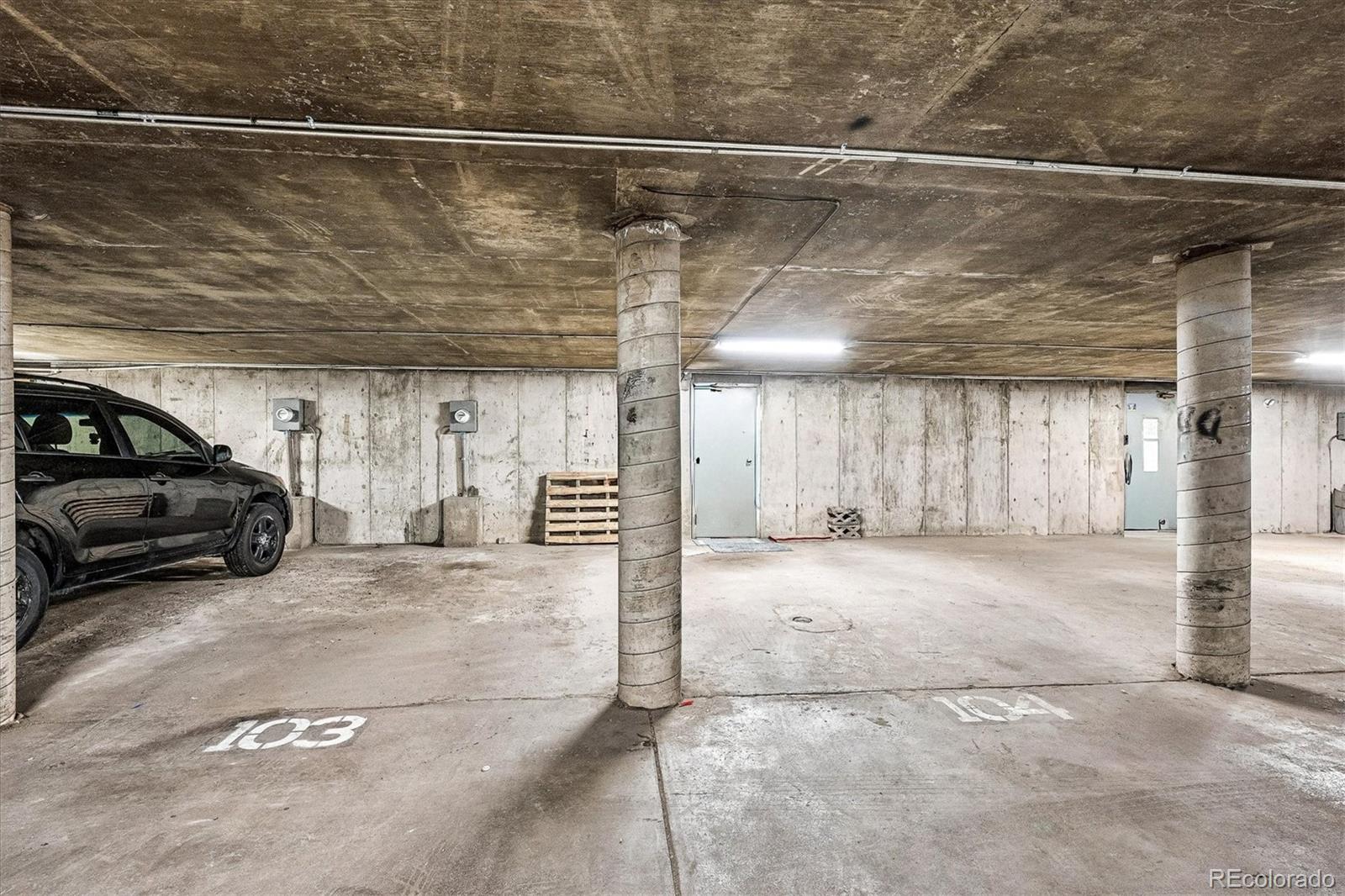 MLS Image #27 for 1050 s monaco parkway,denver, Colorado