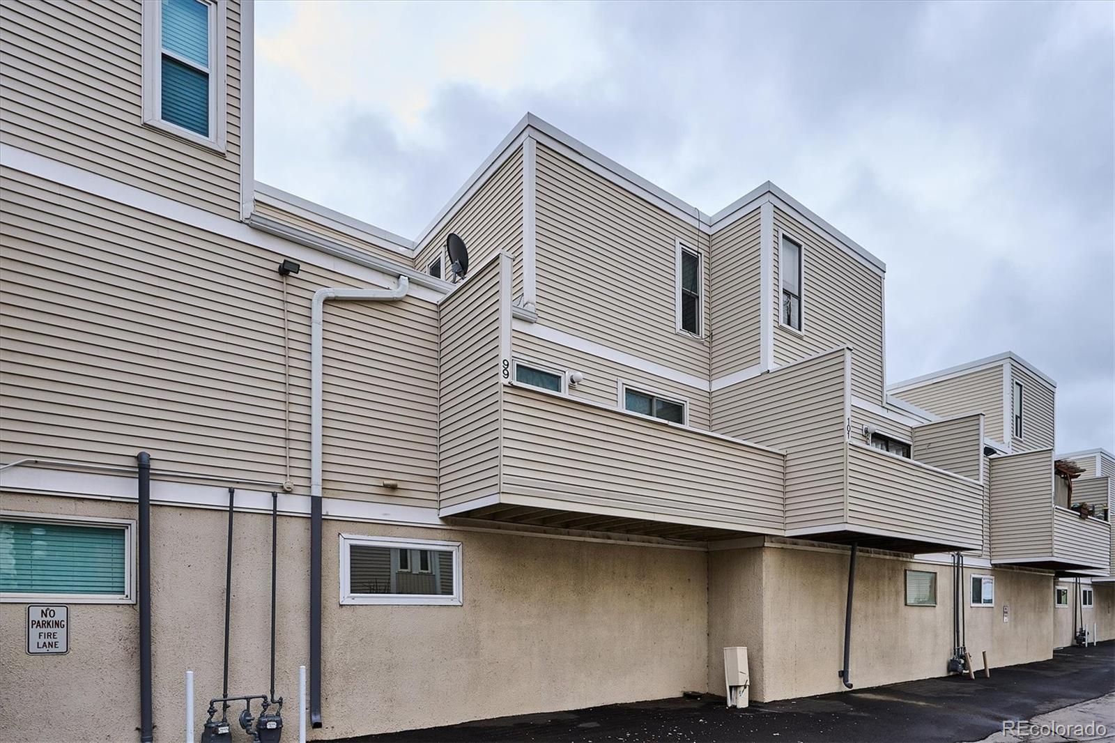 MLS Image #29 for 1050 s monaco parkway,denver, Colorado