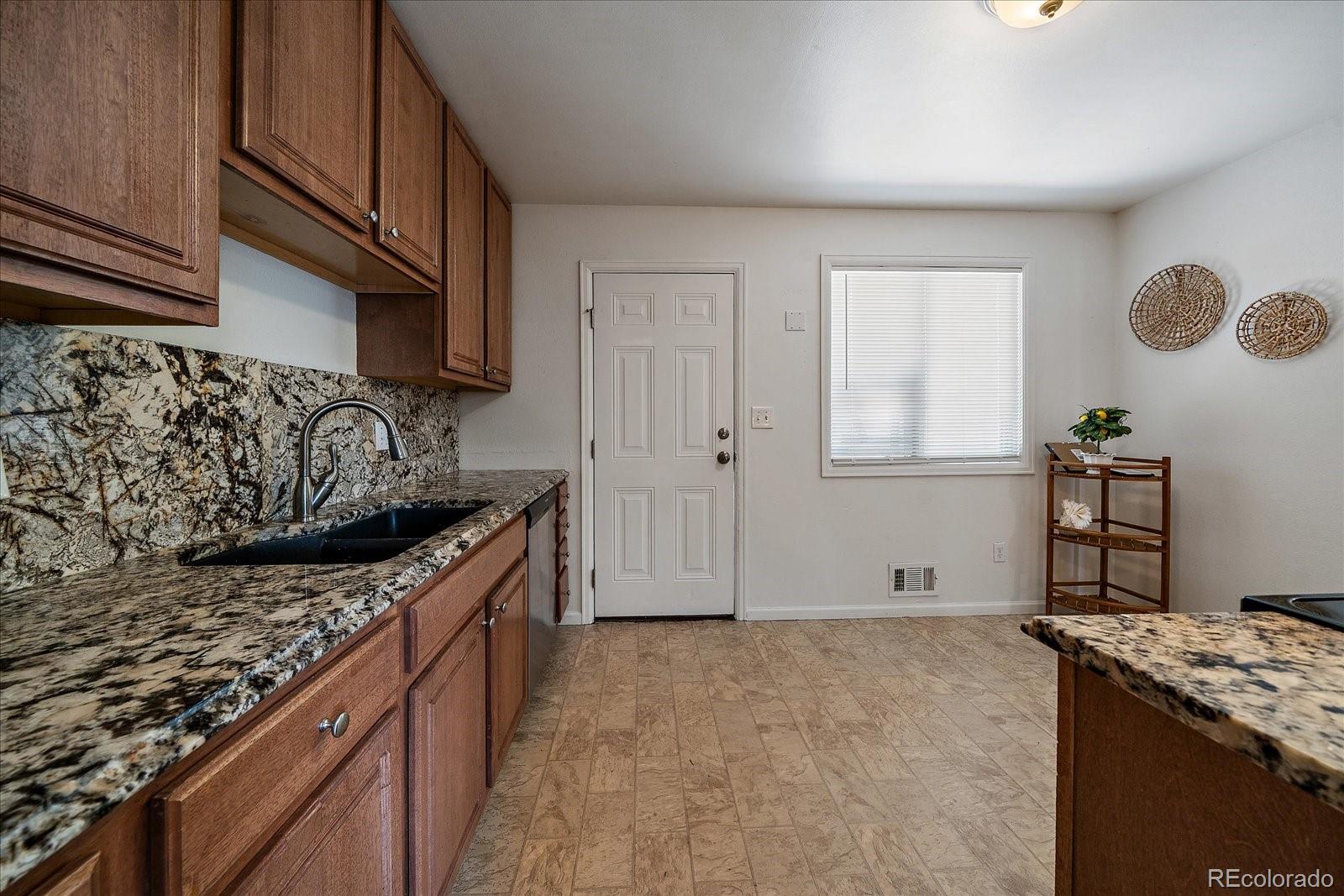 MLS Image #13 for 12303 e park lane drive,aurora, Colorado