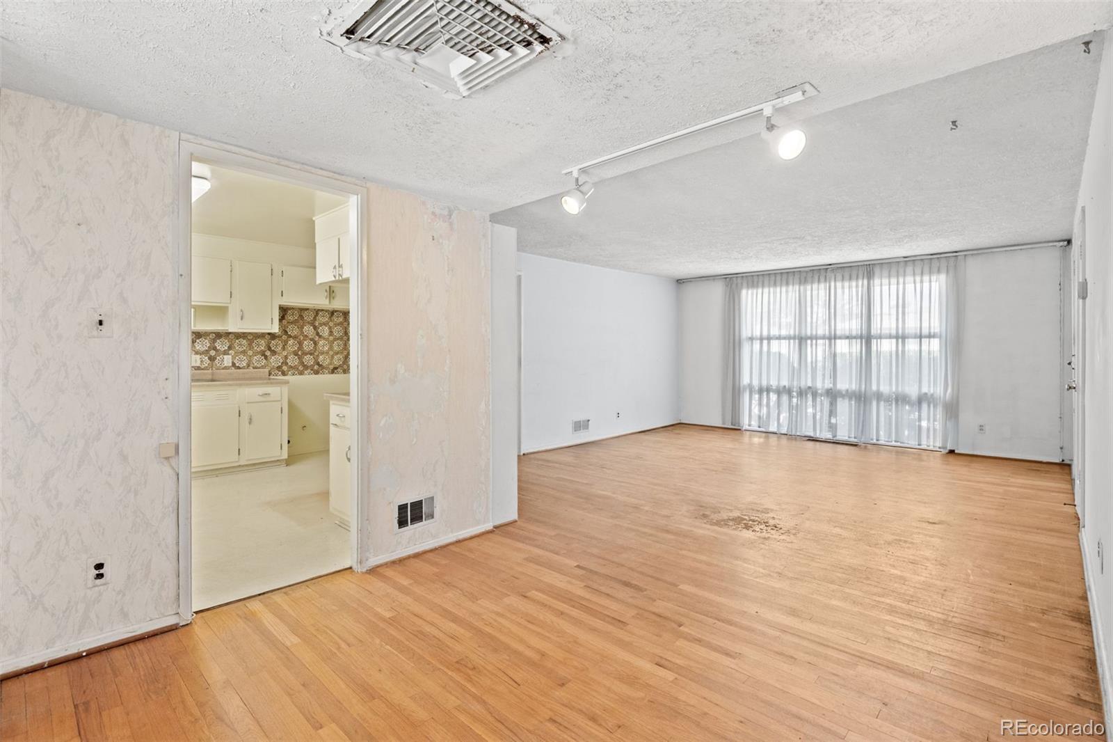 MLS Image #10 for 721  geneva street,aurora, Colorado