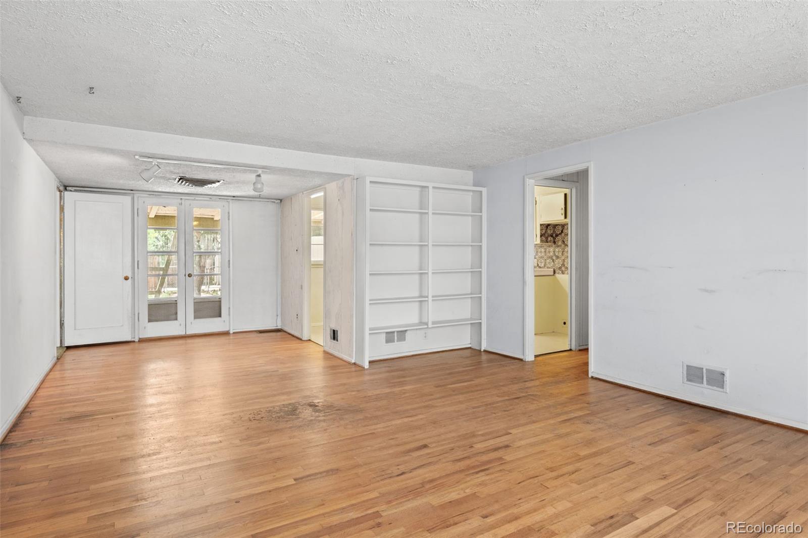 MLS Image #5 for 721  geneva street,aurora, Colorado