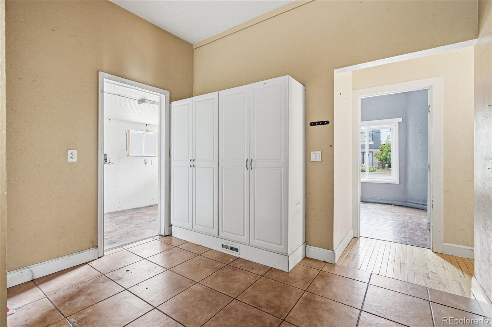 MLS Image #7 for 5596 s sycamore street,littleton, Colorado