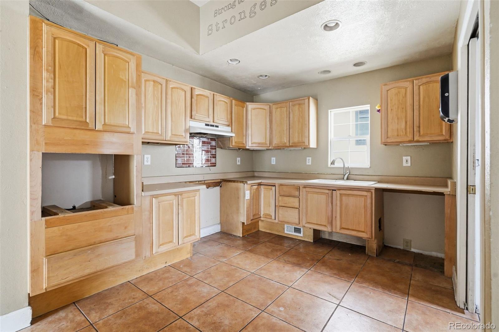 MLS Image #8 for 5596 s sycamore street,littleton, Colorado