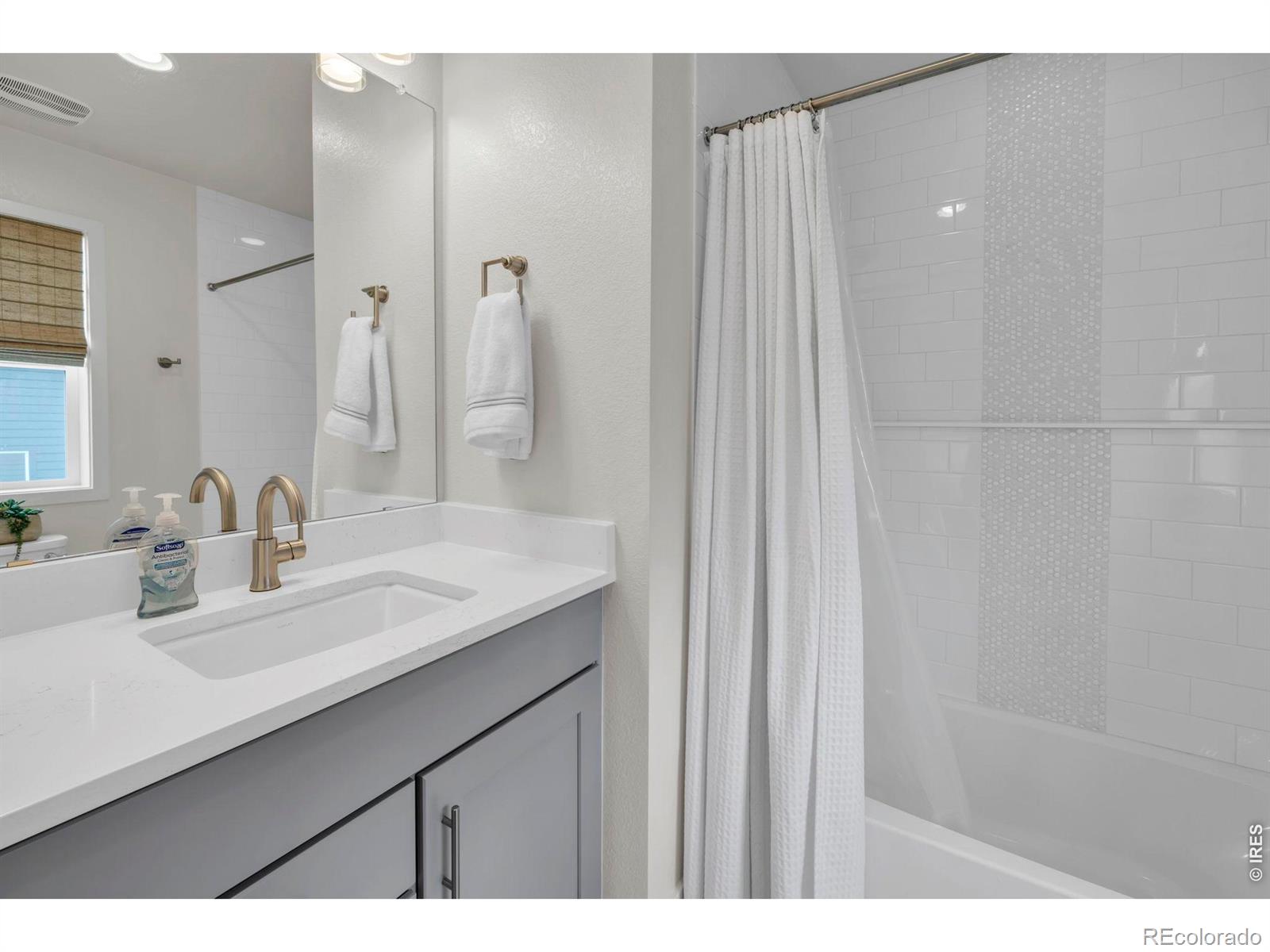 MLS Image #11 for 2338  central park way,louisville, Colorado