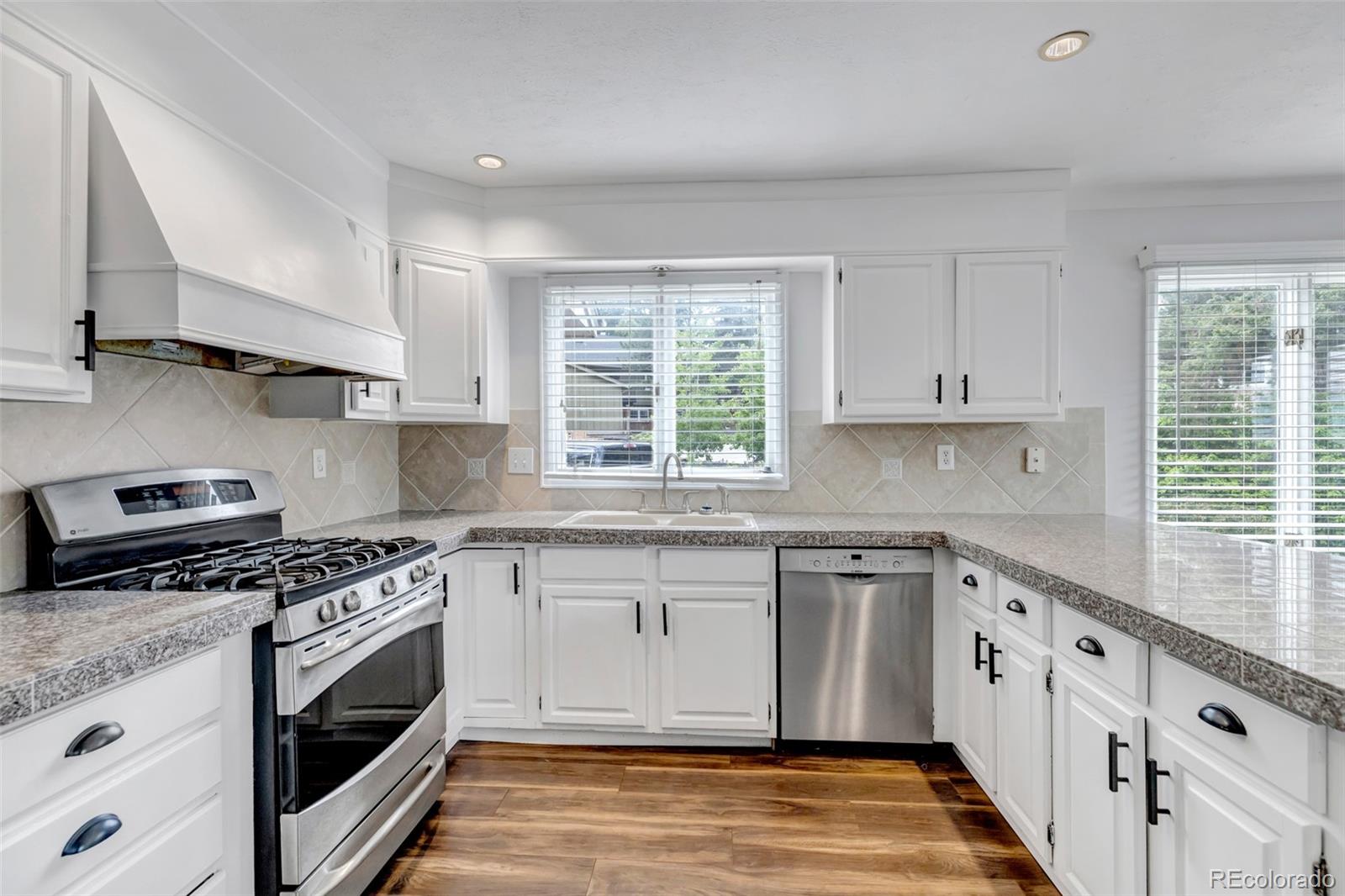 MLS Image #3 for 7533 s mount zirkel ,littleton, Colorado