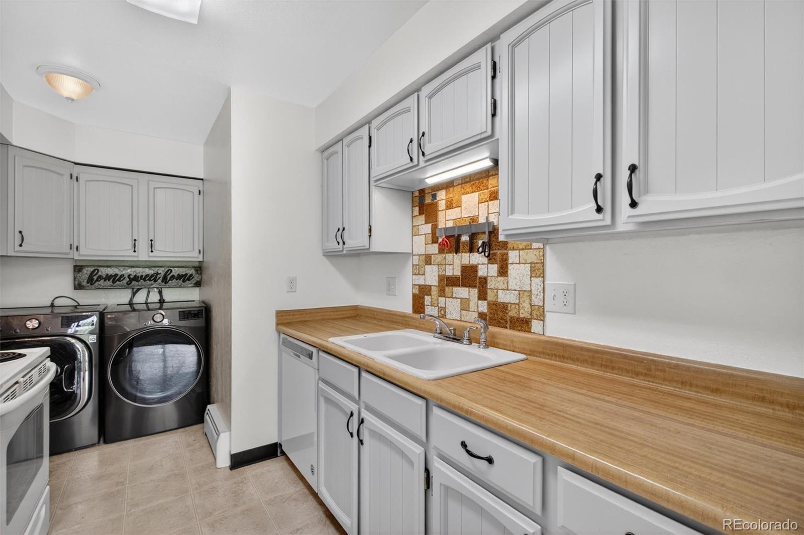 MLS Image #13 for 92  newark street a,aurora, Colorado