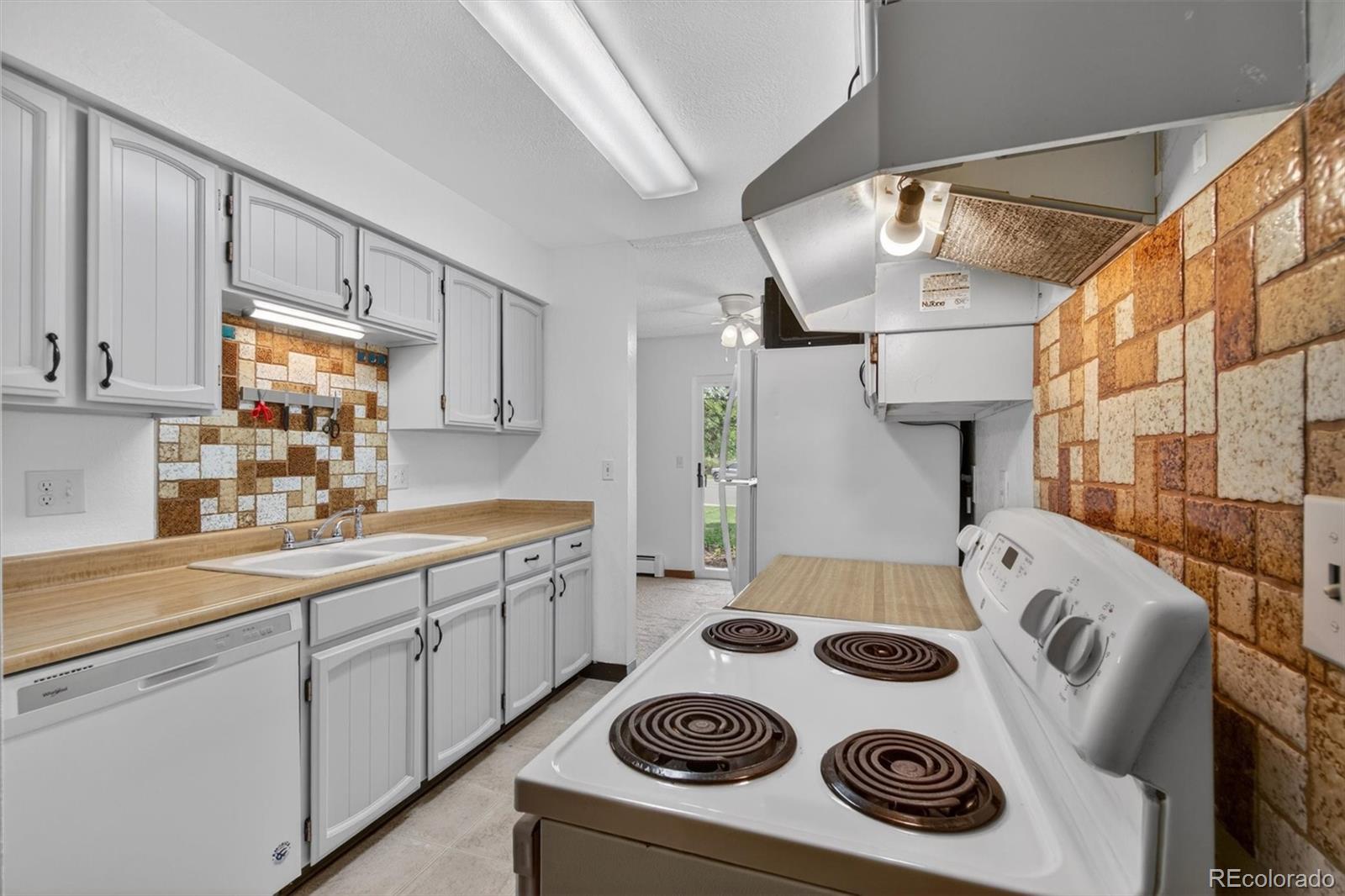 MLS Image #15 for 92  newark street a,aurora, Colorado