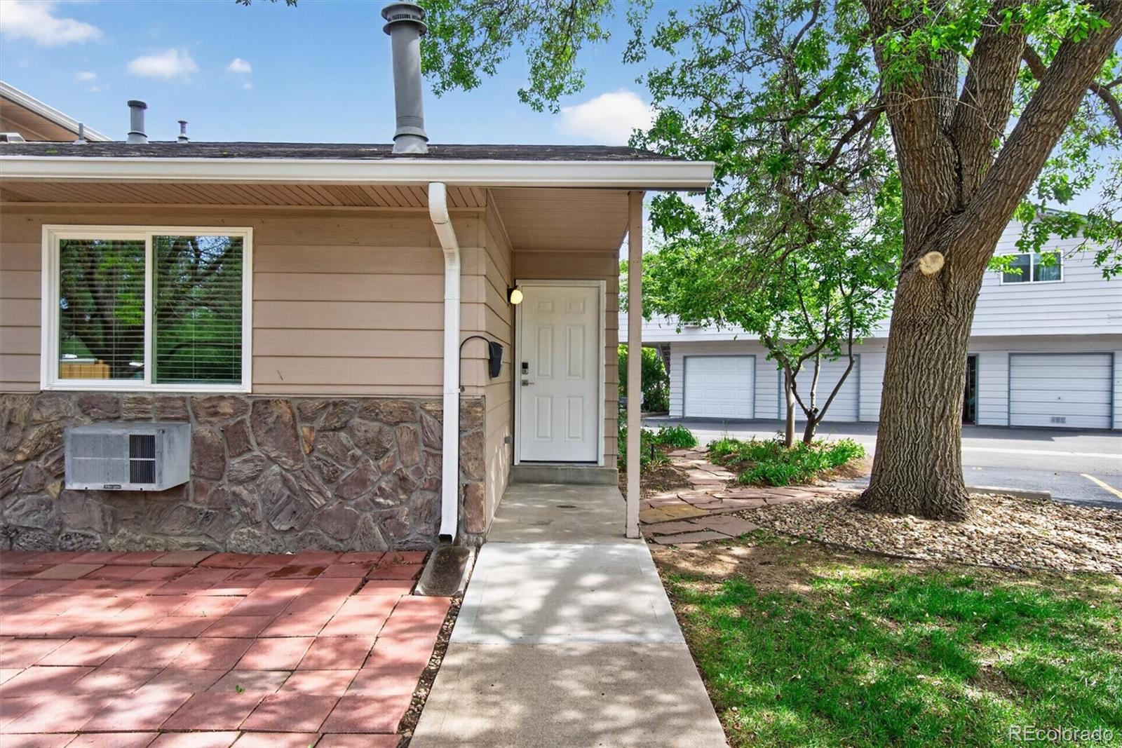 MLS Image #5 for 92  newark street a,aurora, Colorado