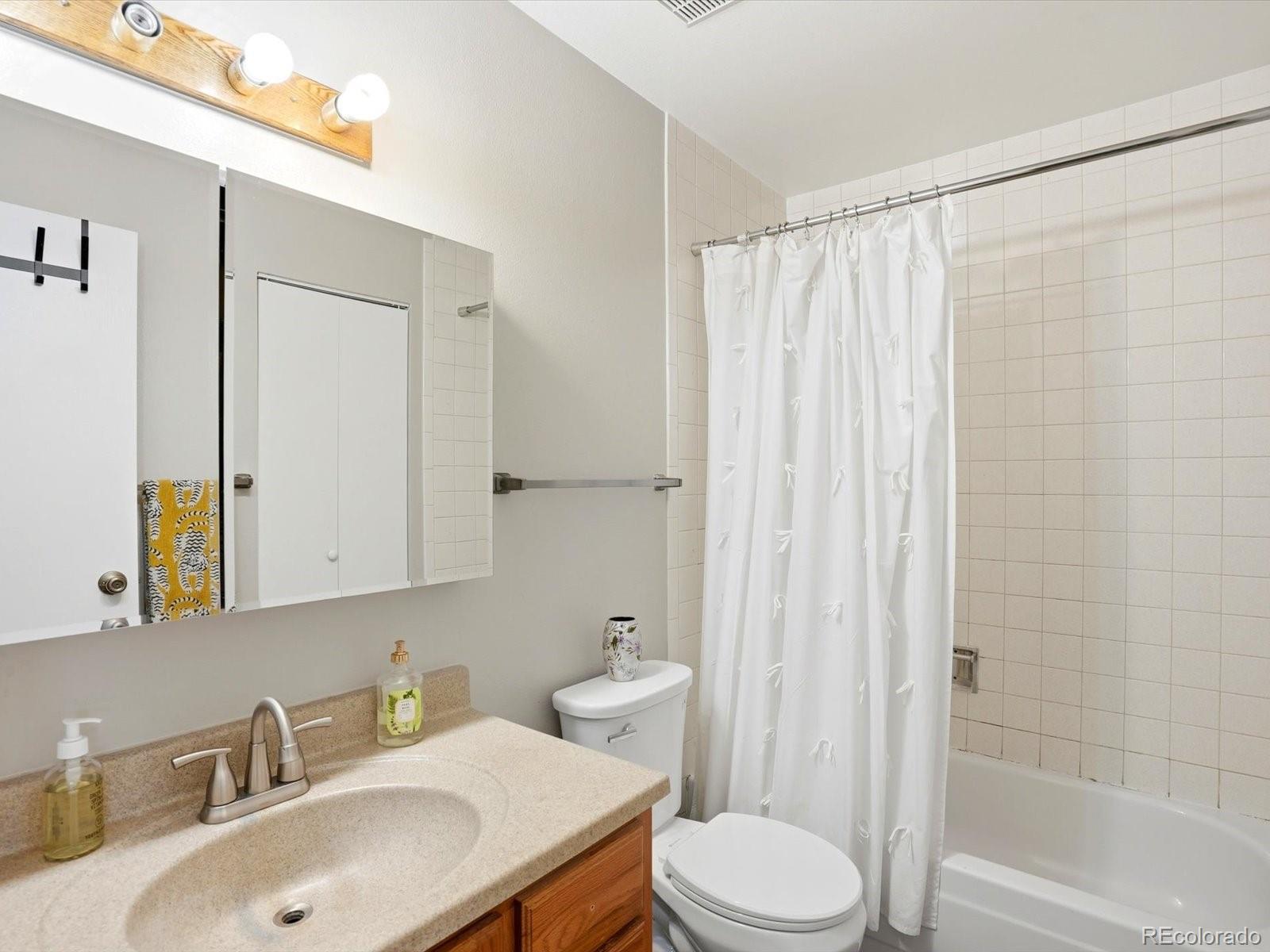 MLS Image #23 for 11972 e louisiana avenue,aurora, Colorado