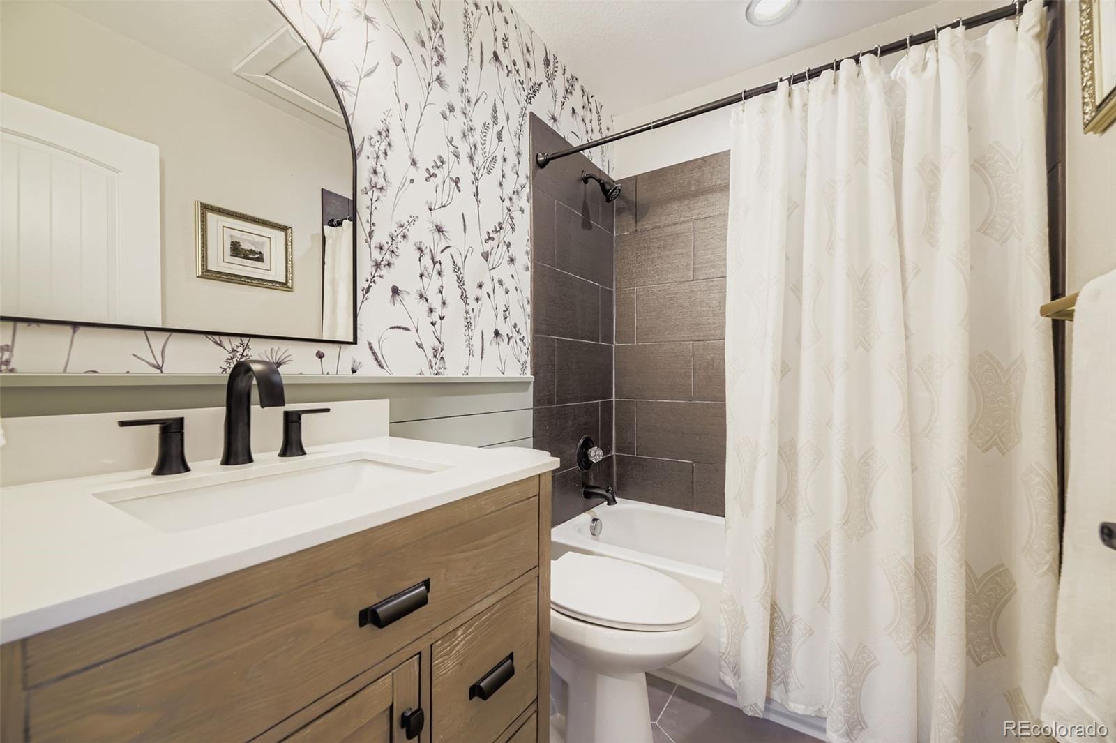 MLS Image #17 for 801 s krameria street,denver, Colorado