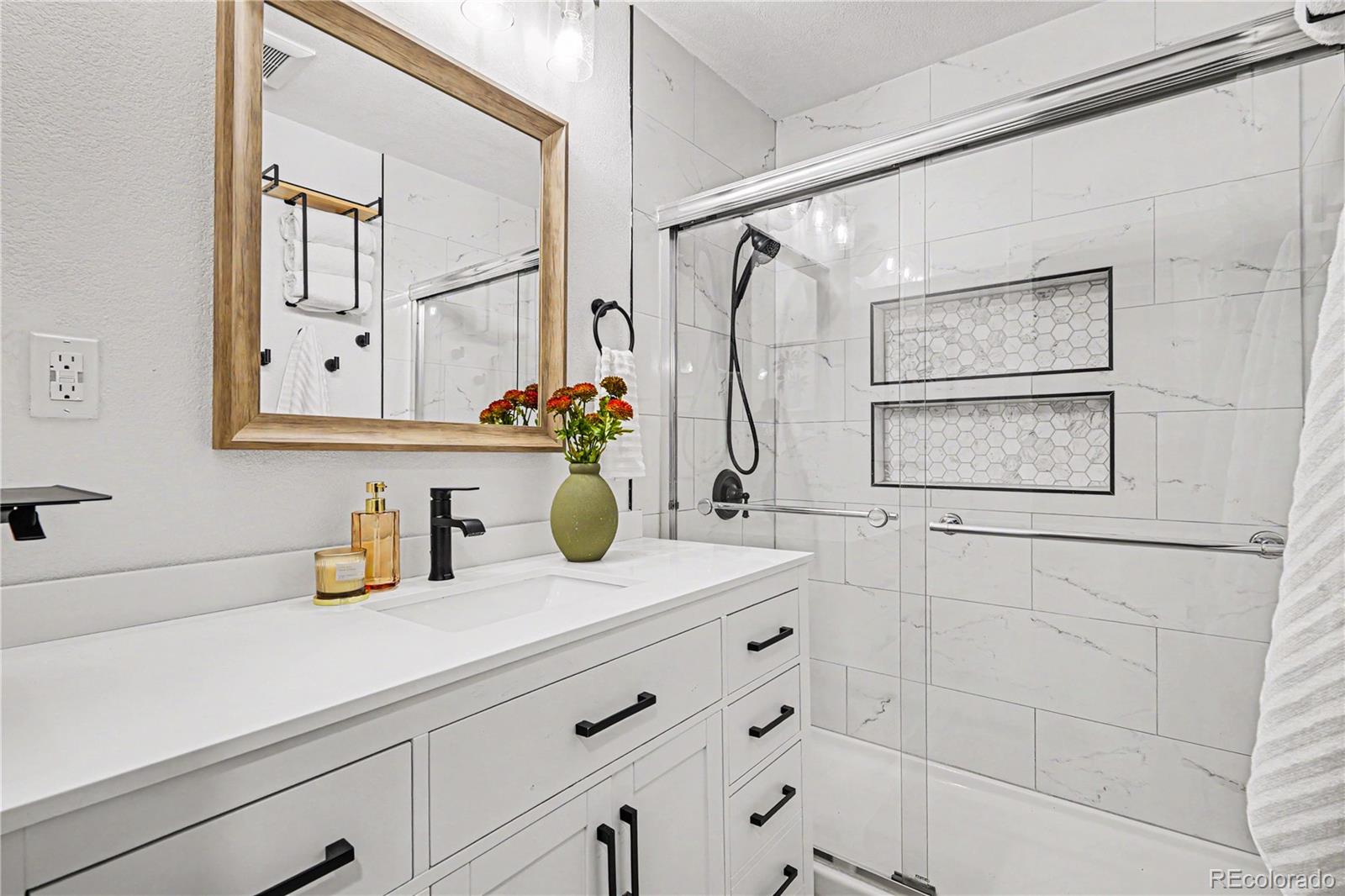 MLS Image #10 for 3400 s holly street,denver, Colorado
