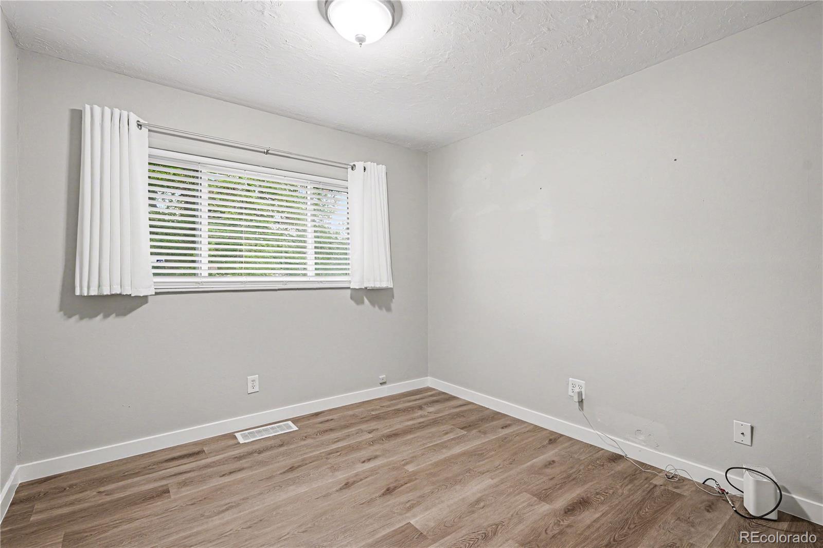MLS Image #11 for 3400 s holly street,denver, Colorado