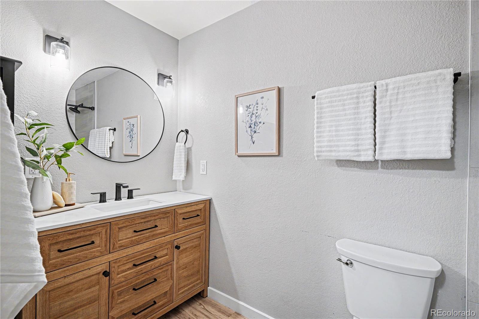 MLS Image #14 for 3400 s holly street,denver, Colorado