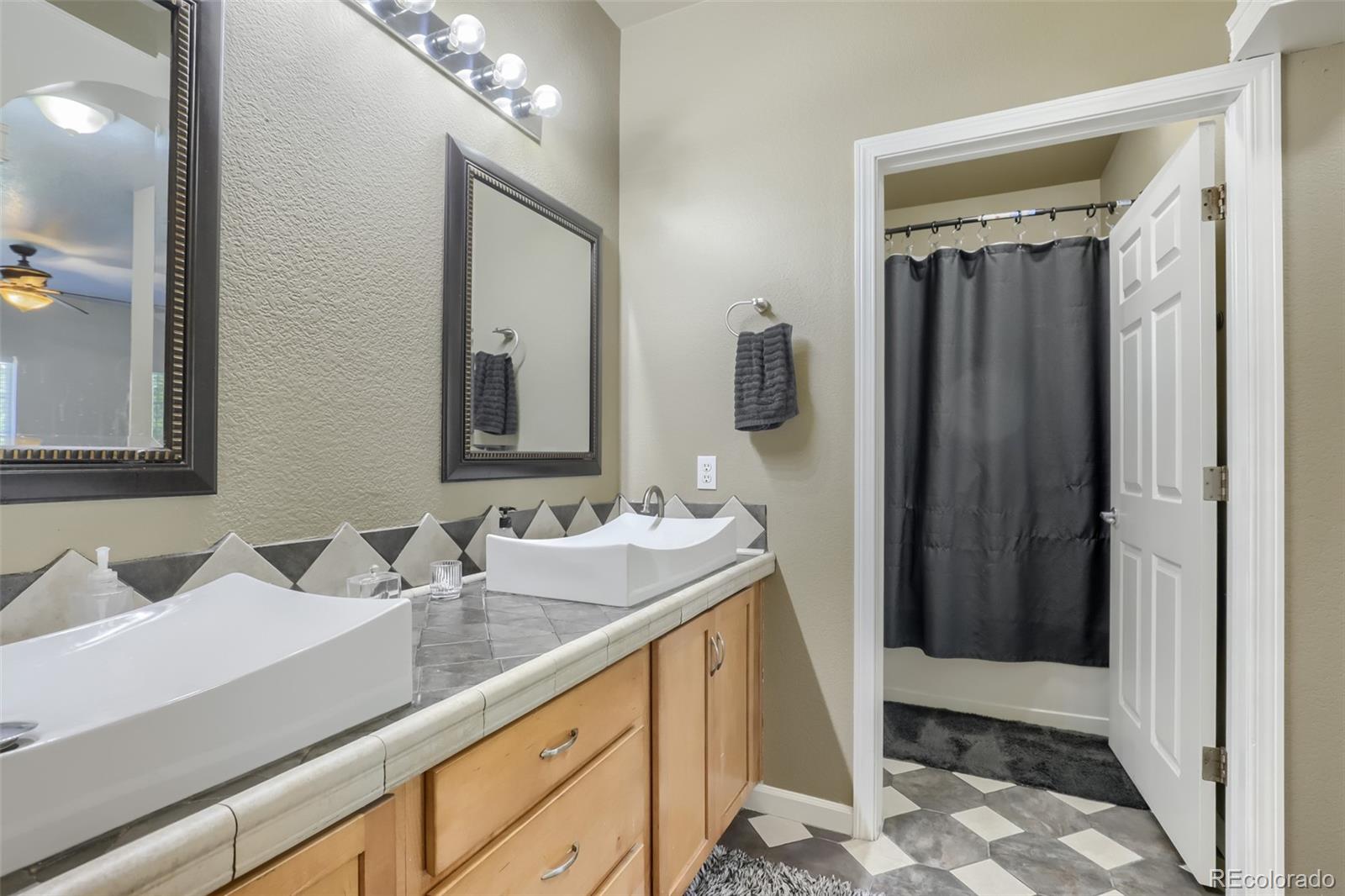 MLS Image #7 for 23400 e 5th drive,aurora, Colorado